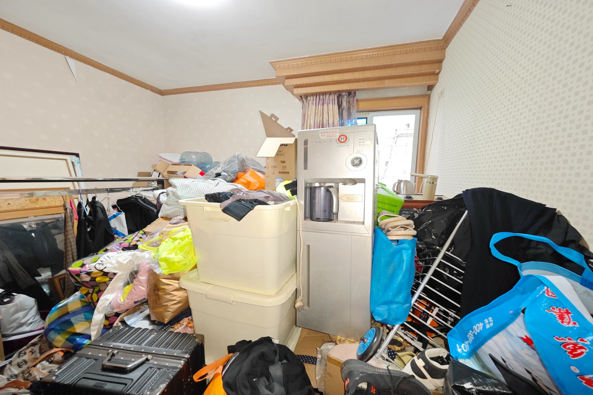 泰时花园  4室2厅2卫   115.00万卧室