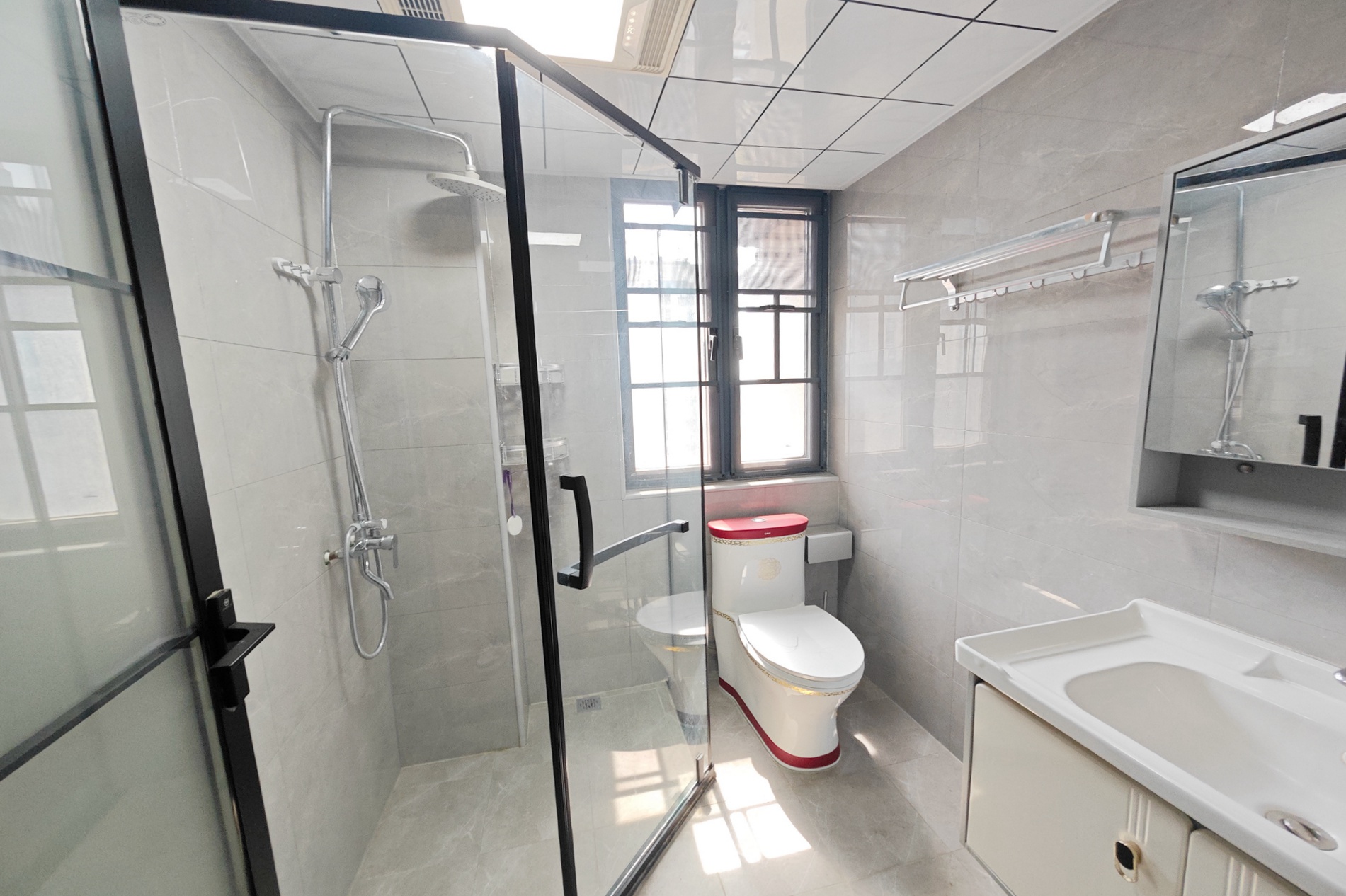 建发中央悦府  3室2厅2卫   160.00万其他