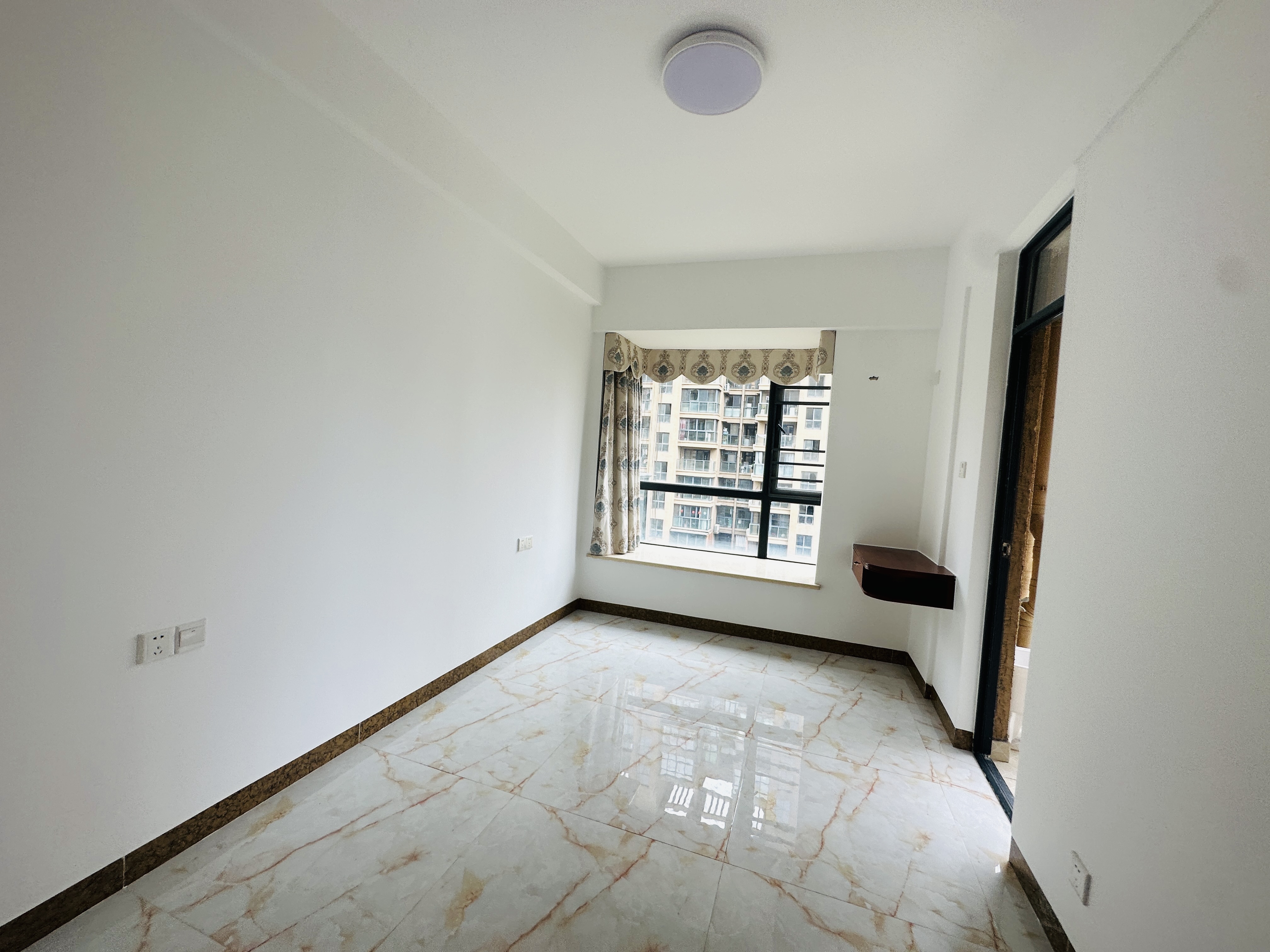 海岸金沙 3室2厅2卫 208.0万 海岸金沙 3室2厅2卫 208.0万卧室