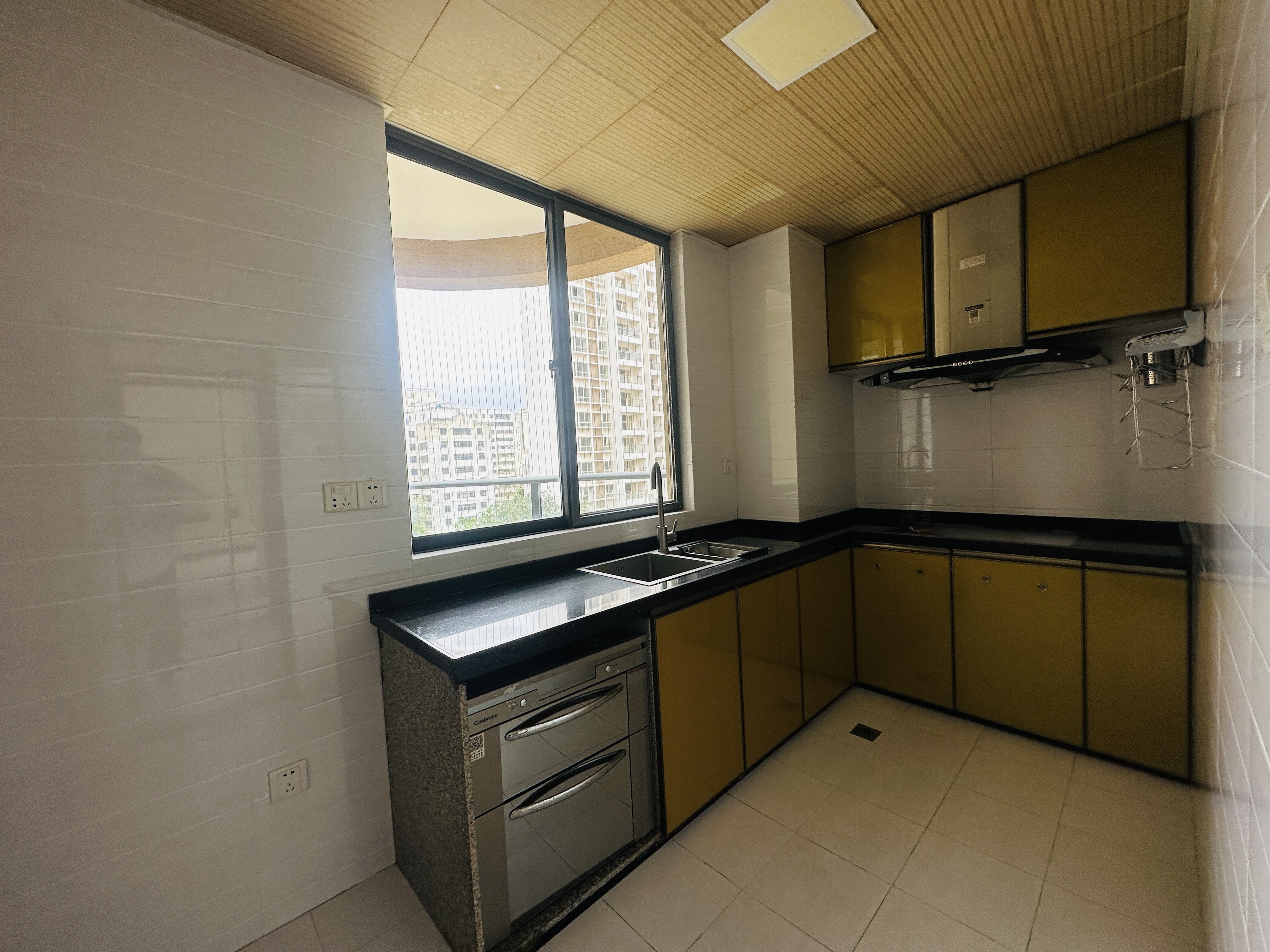 海岸金沙 3室2厅2卫 208.0万 海岸金沙 3室2厅2卫 208.0万厨房