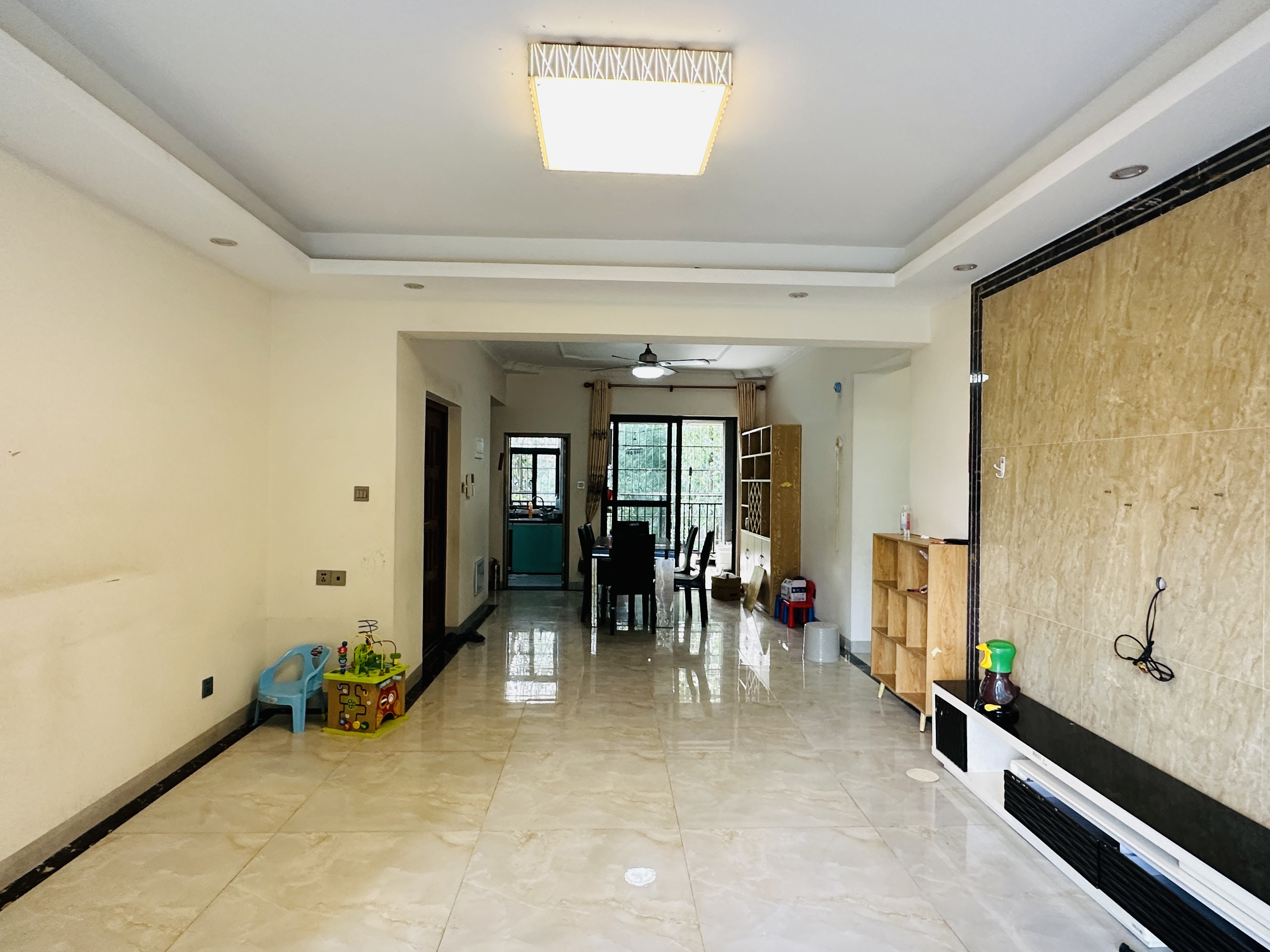 海岸金沙 2室1厅1卫 195.0万 海岸金沙 2室1厅1卫 195.0万客厅