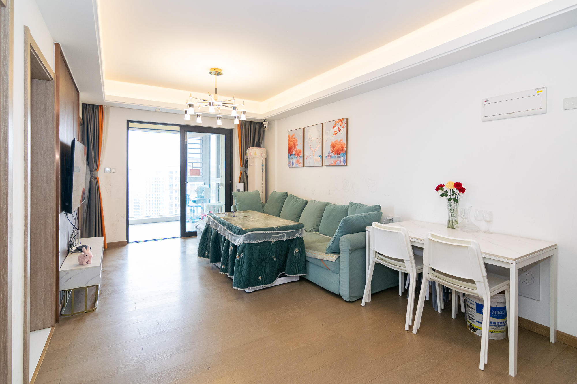 美的翰城 3室2厅1卫 62.0万 美的翰城 3室2厅1卫 62.0万客厅