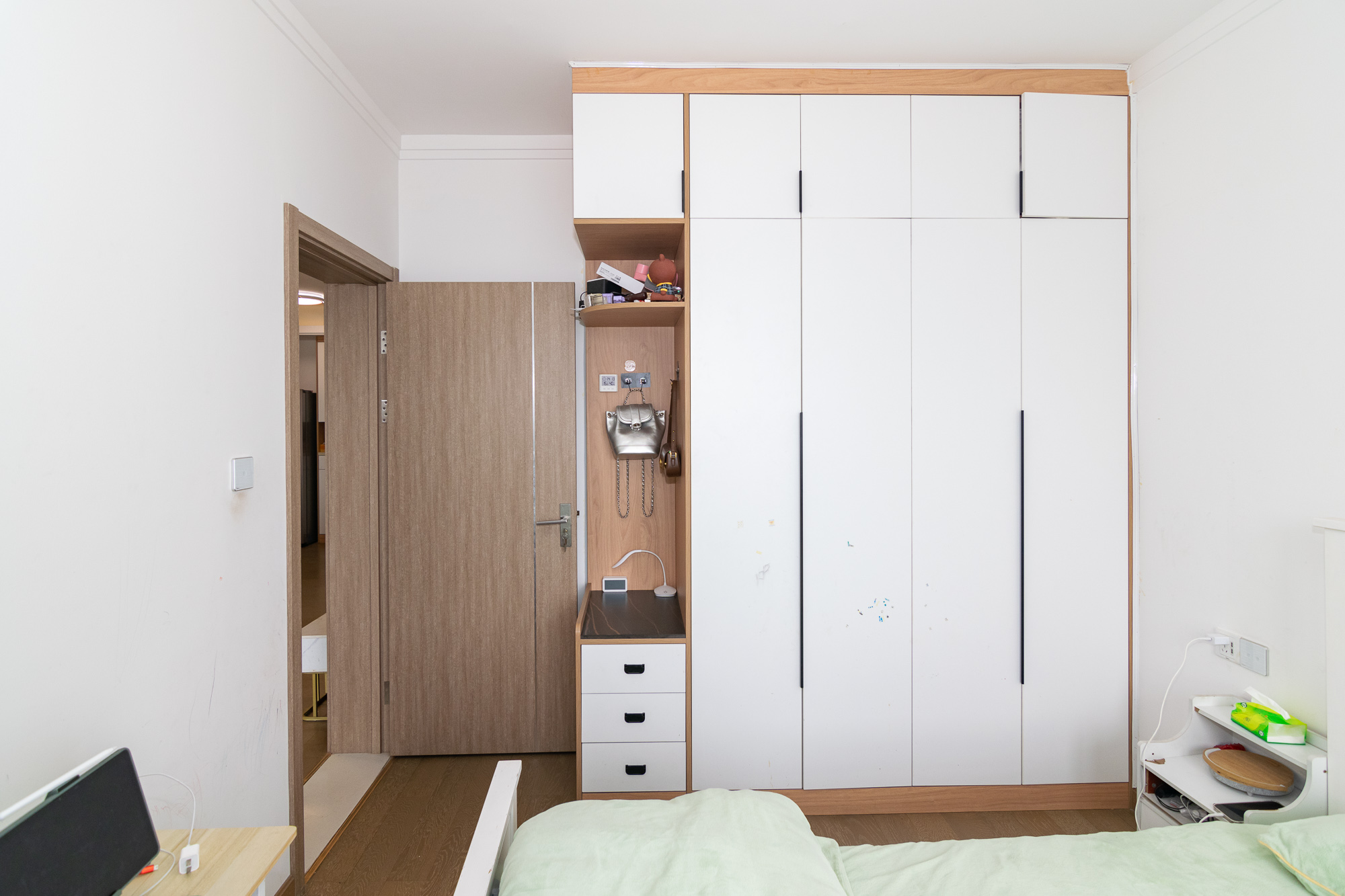 美的翰城 3室2厅1卫 62.0万 美的翰城 3室2厅1卫 62.0万卧室