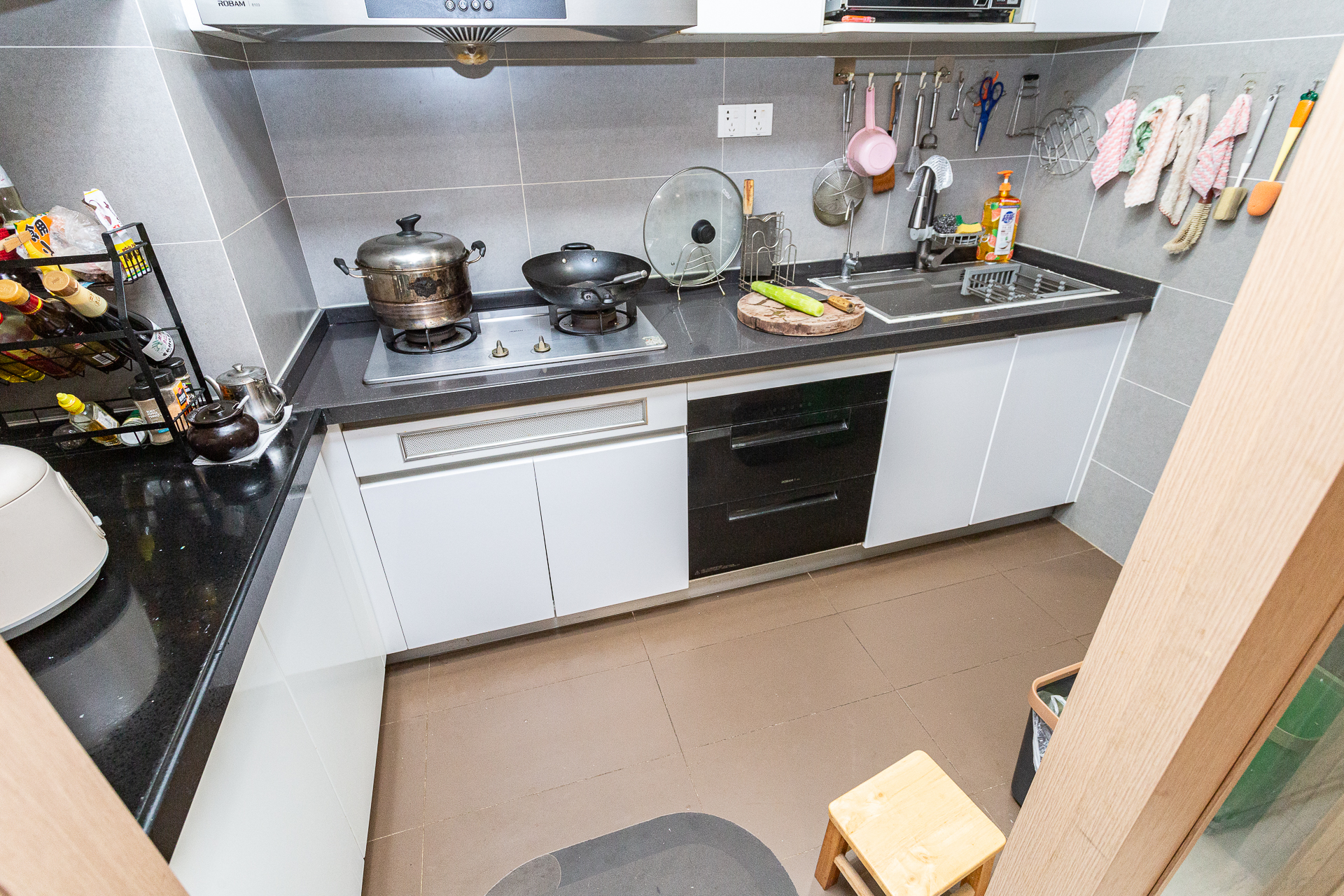 时代倾城二期 4室2厅2卫 108.0万 时代倾城二期 4室2厅2卫 108.0万厨房