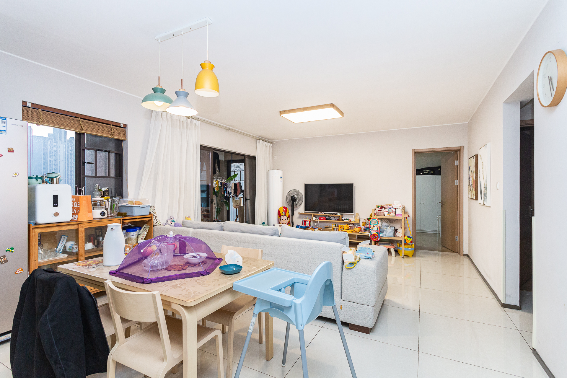 时代倾城二期 4室2厅2卫 108.0万 时代倾城二期 4室2厅2卫 108.0万客厅