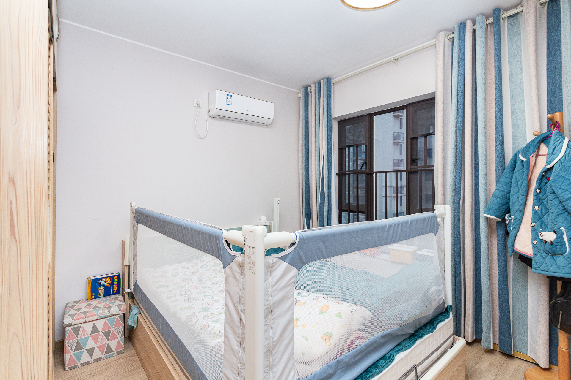 时代倾城二期 4室2厅2卫 108.0万 时代倾城二期 4室2厅2卫 108.0万卧室