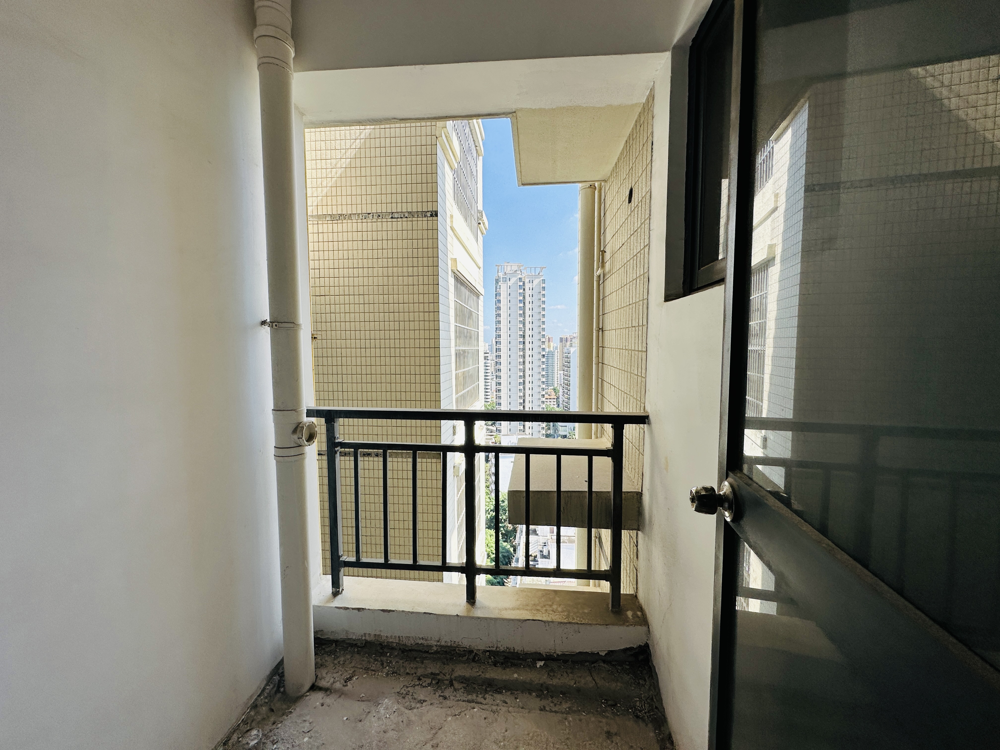 四季雅居 3室2厅2卫 226.0万 四季雅居 3室2厅2卫 226.0万阳台