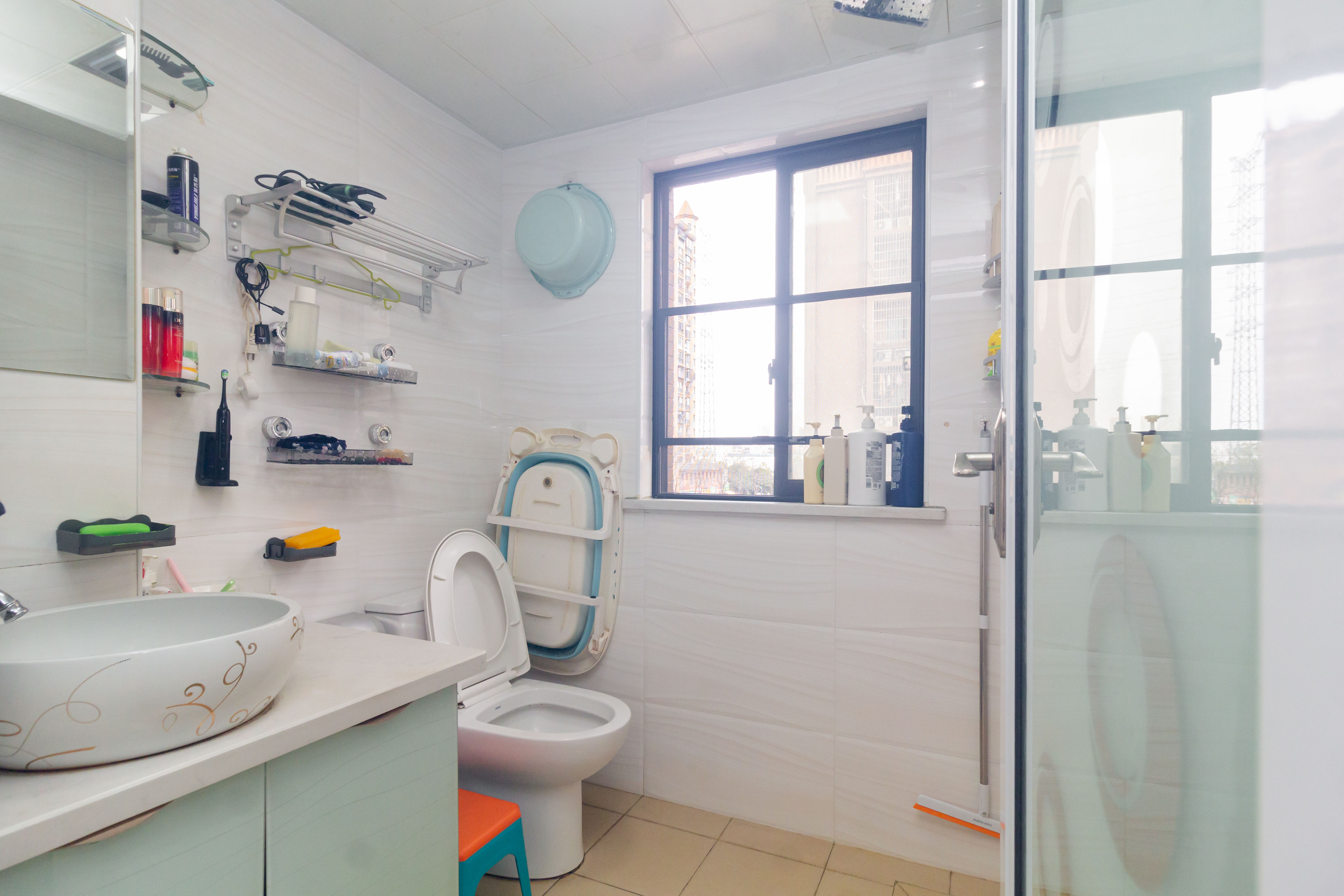 高林仕家 3室2厅2卫 66.6万 高林仕家 3室2厅2卫 66.6万卫生间