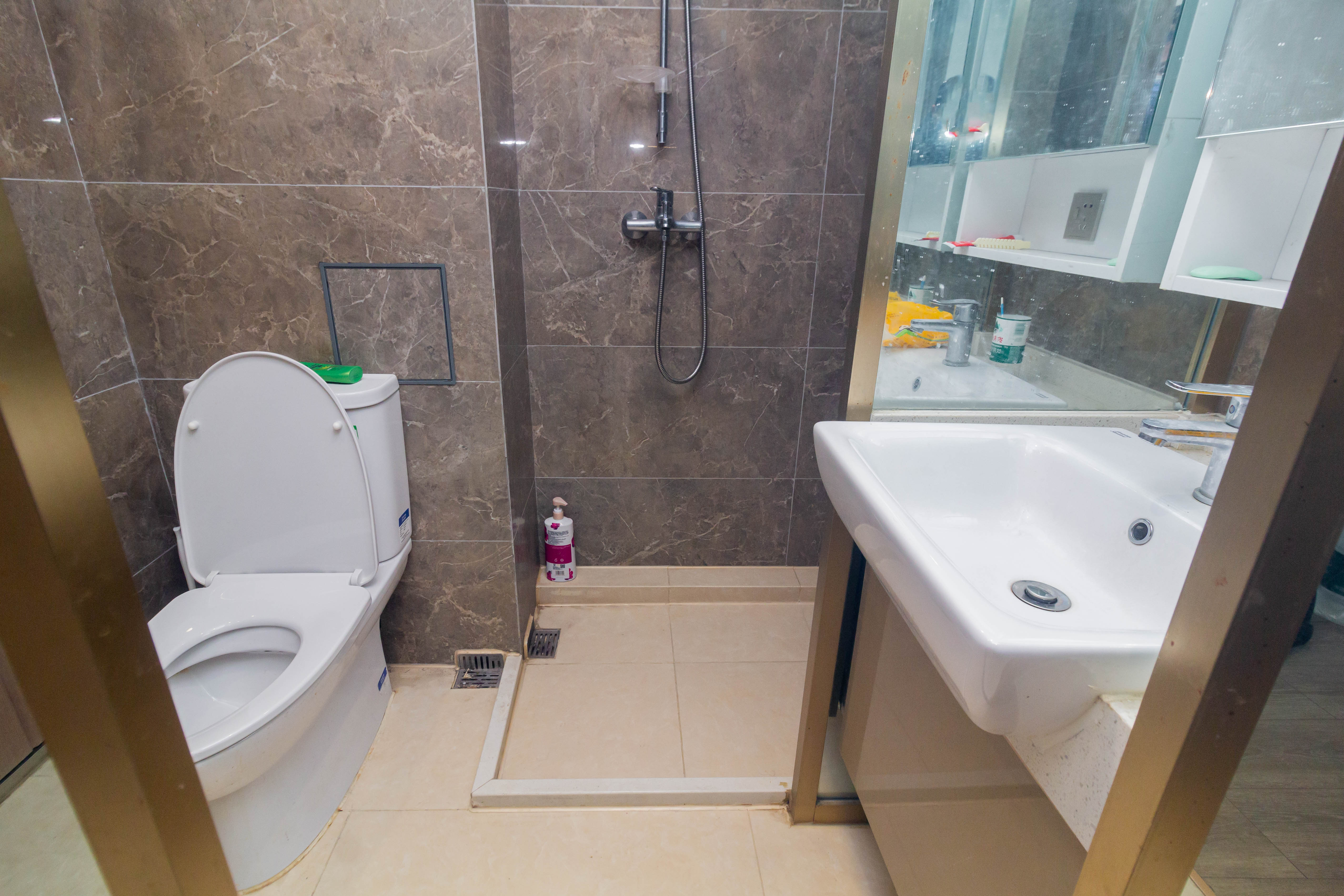 华远海蓝郡  1室1厅1卫    30.8万 华远海蓝郡  1室1厅1卫    30.8万卫生间