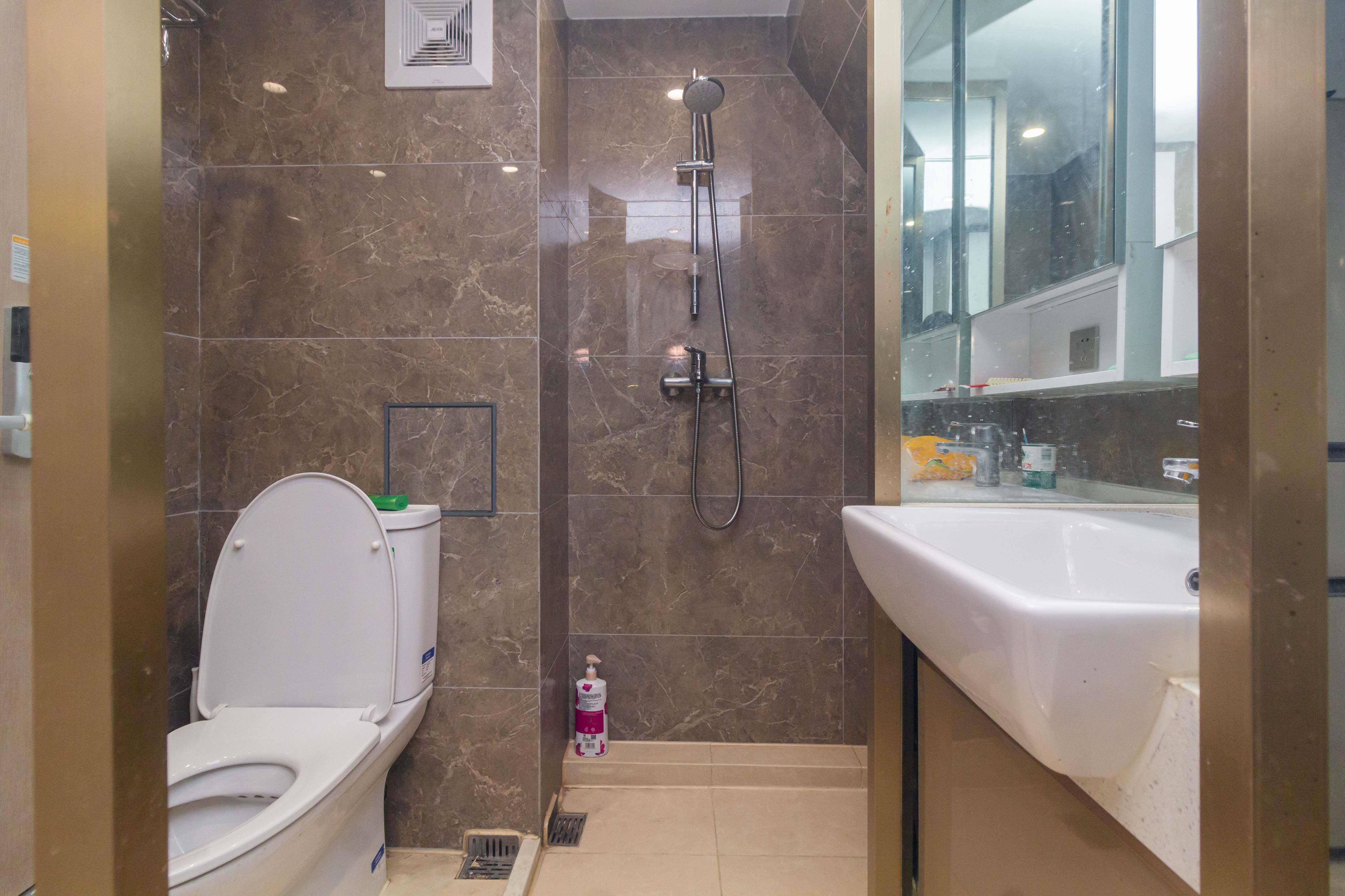 华远海蓝郡  1室1厅1卫    30.8万 华远海蓝郡  1室1厅1卫    30.8万卫生间