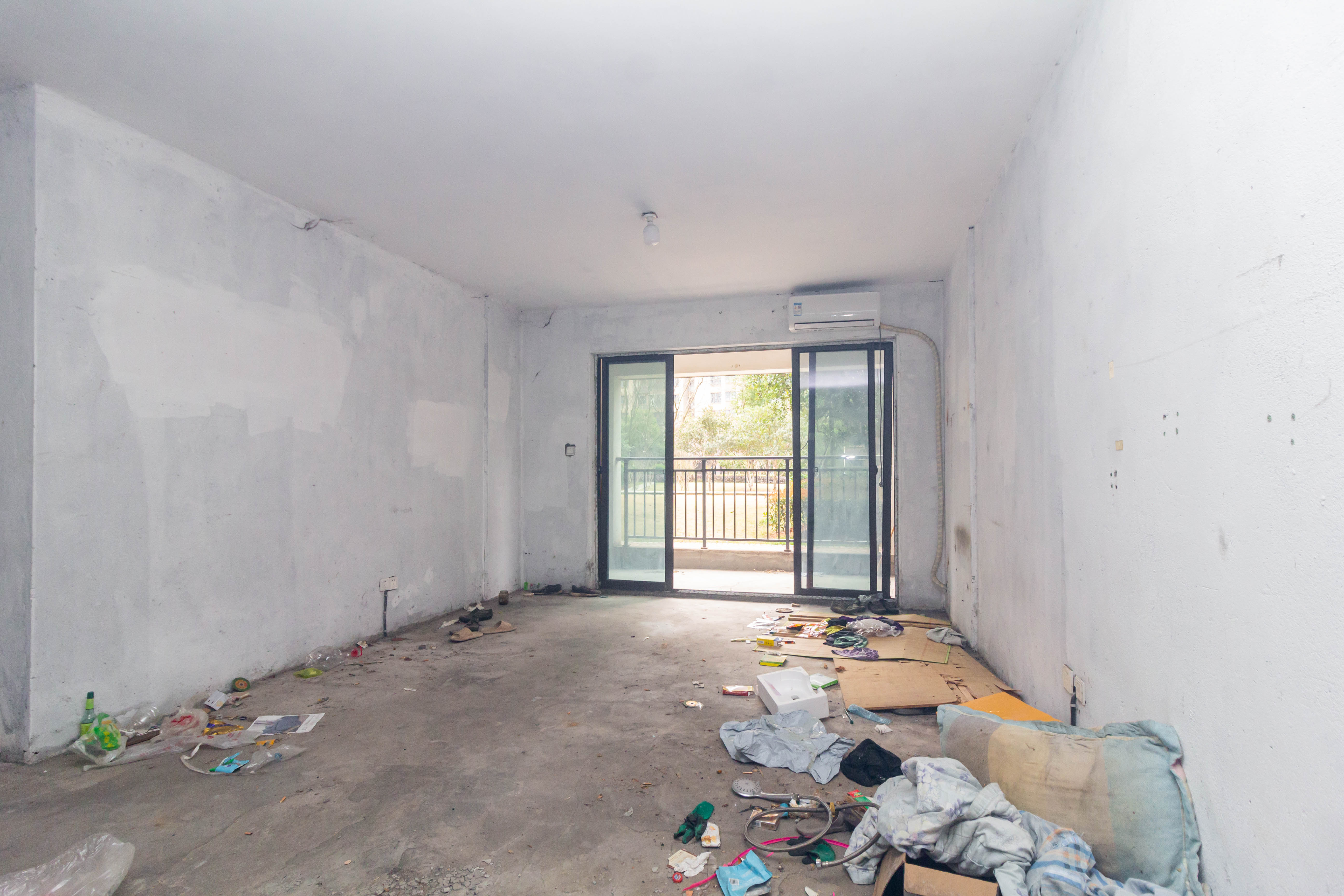 金广星苑  3室2厅2卫    61.8万 金广星苑  3室2厅2卫    61.8万客厅