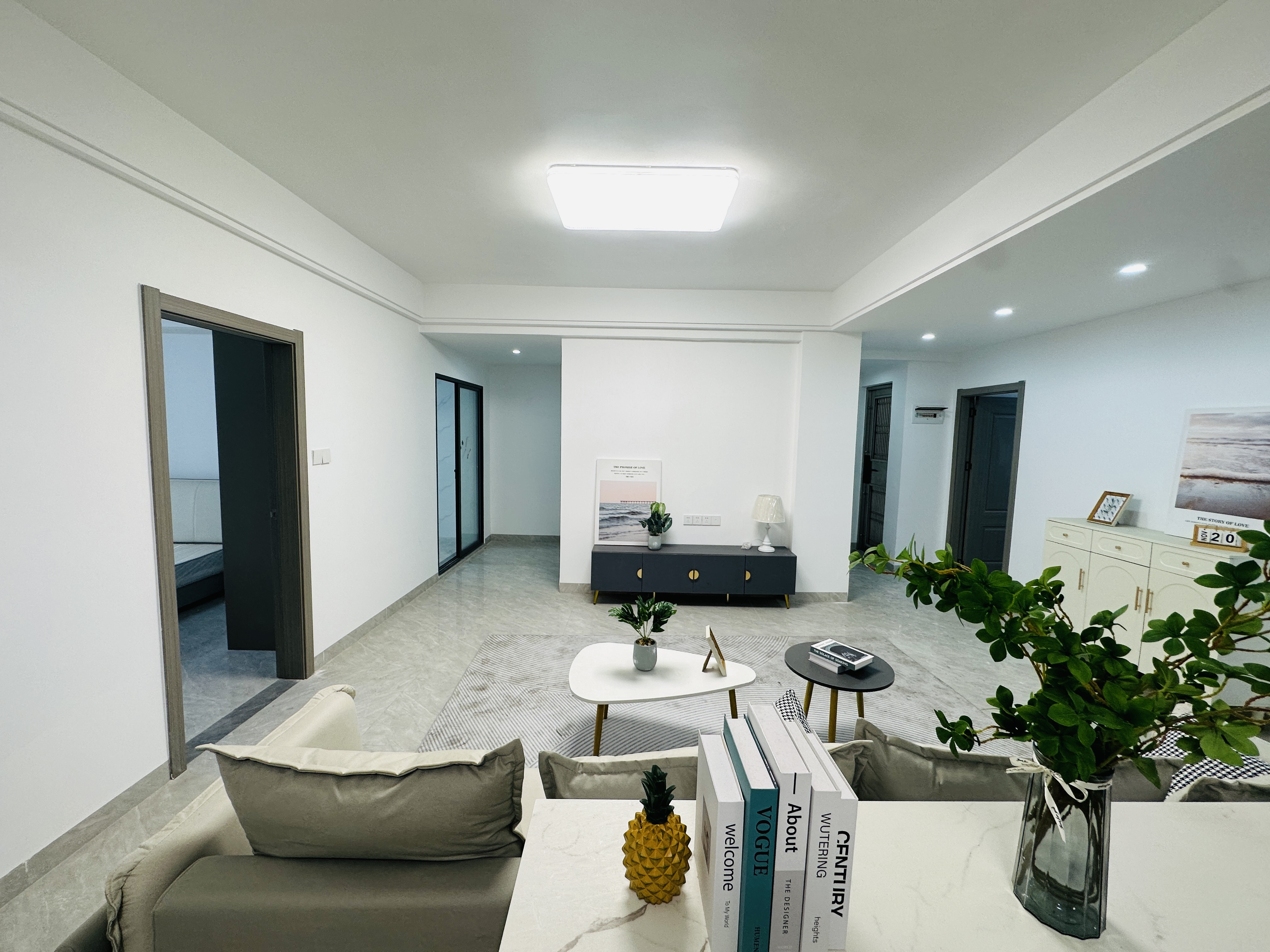 金竹园  5室2厅2卫    133.0万 金竹园  5室2厅2卫    133.0万客厅