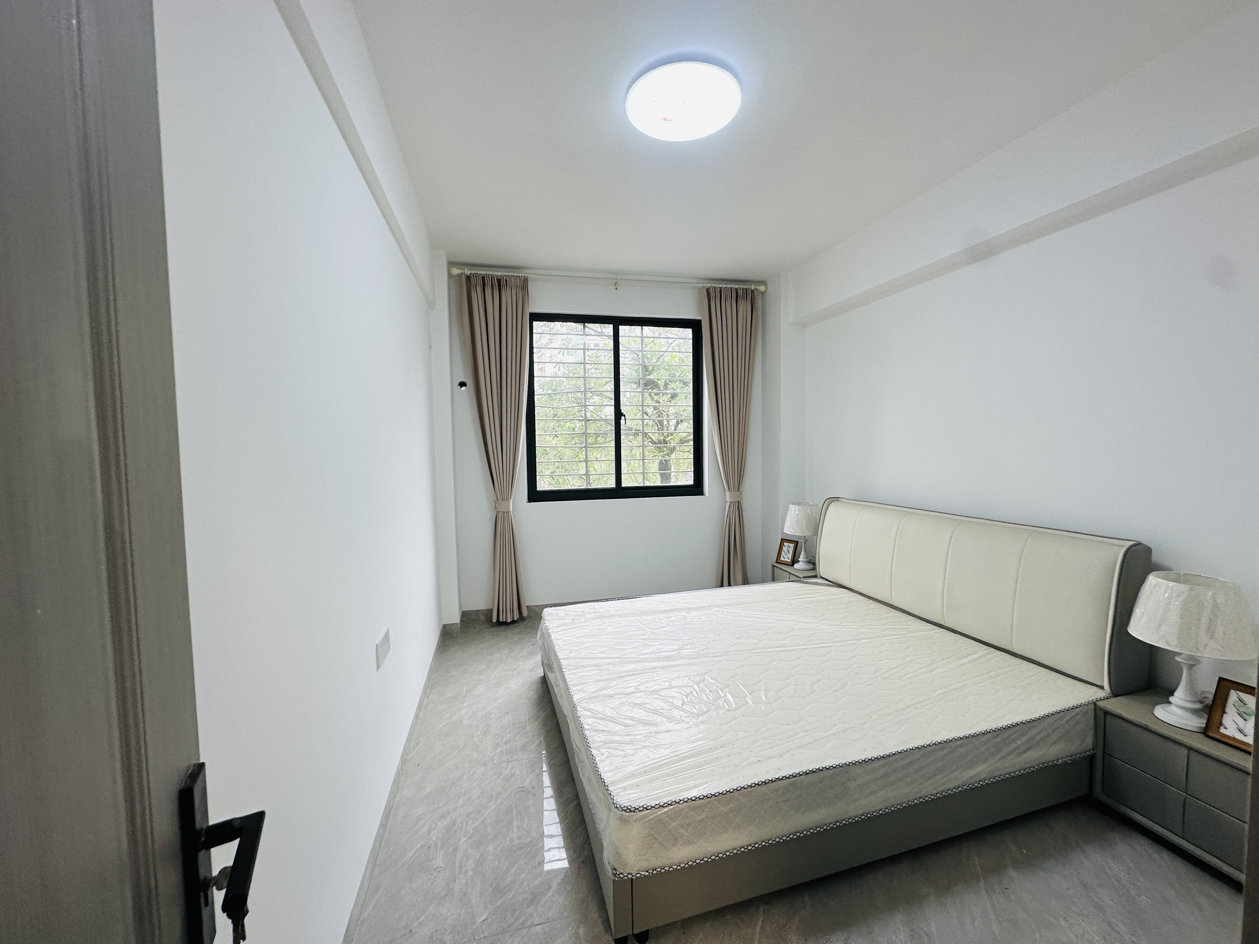 金竹园  5室2厅2卫    133.0万 金竹园  5室2厅2卫    133.0万卧室