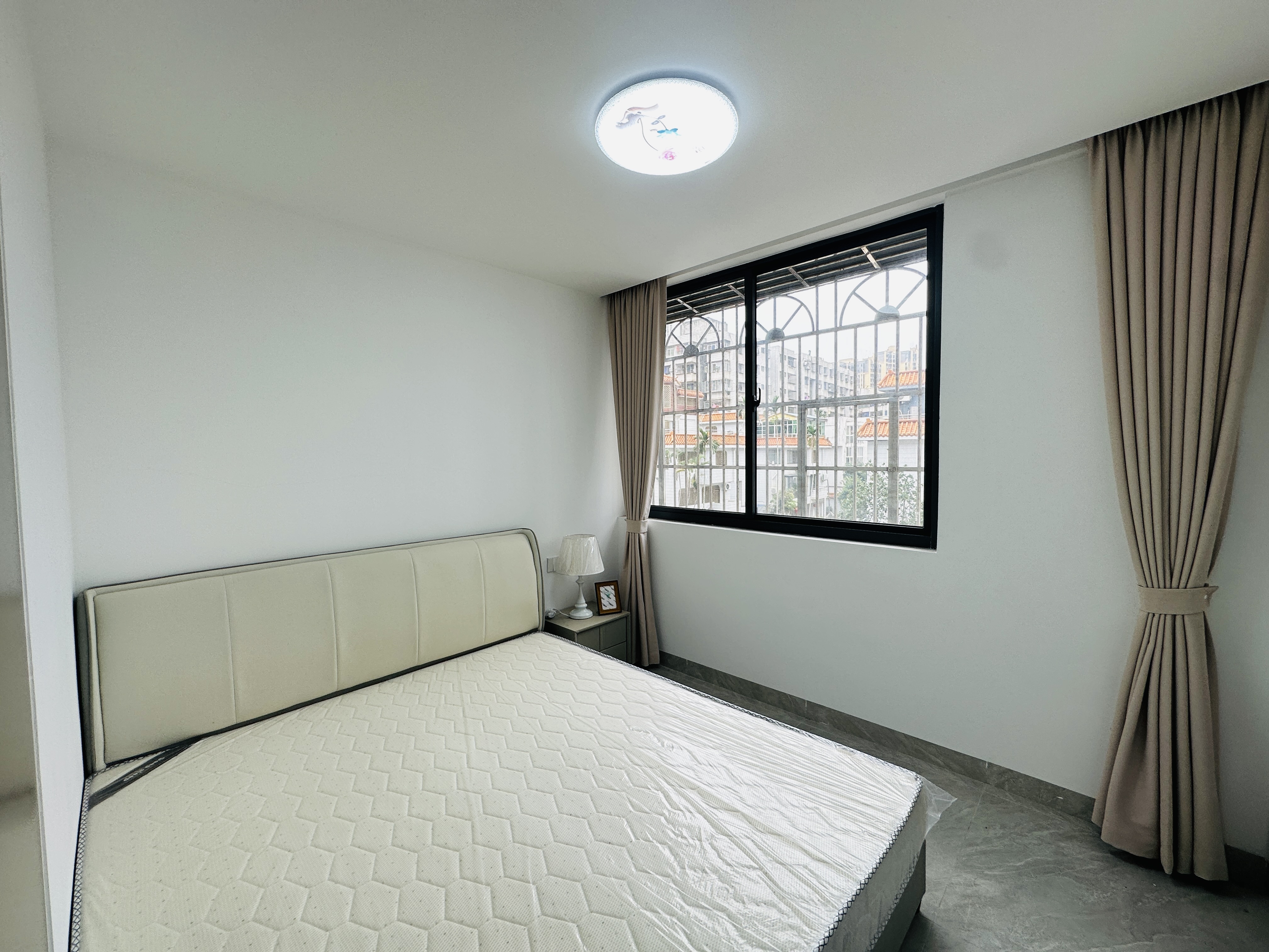 金竹园  5室2厅2卫    133.0万 金竹园  5室2厅2卫    133.0万卧室