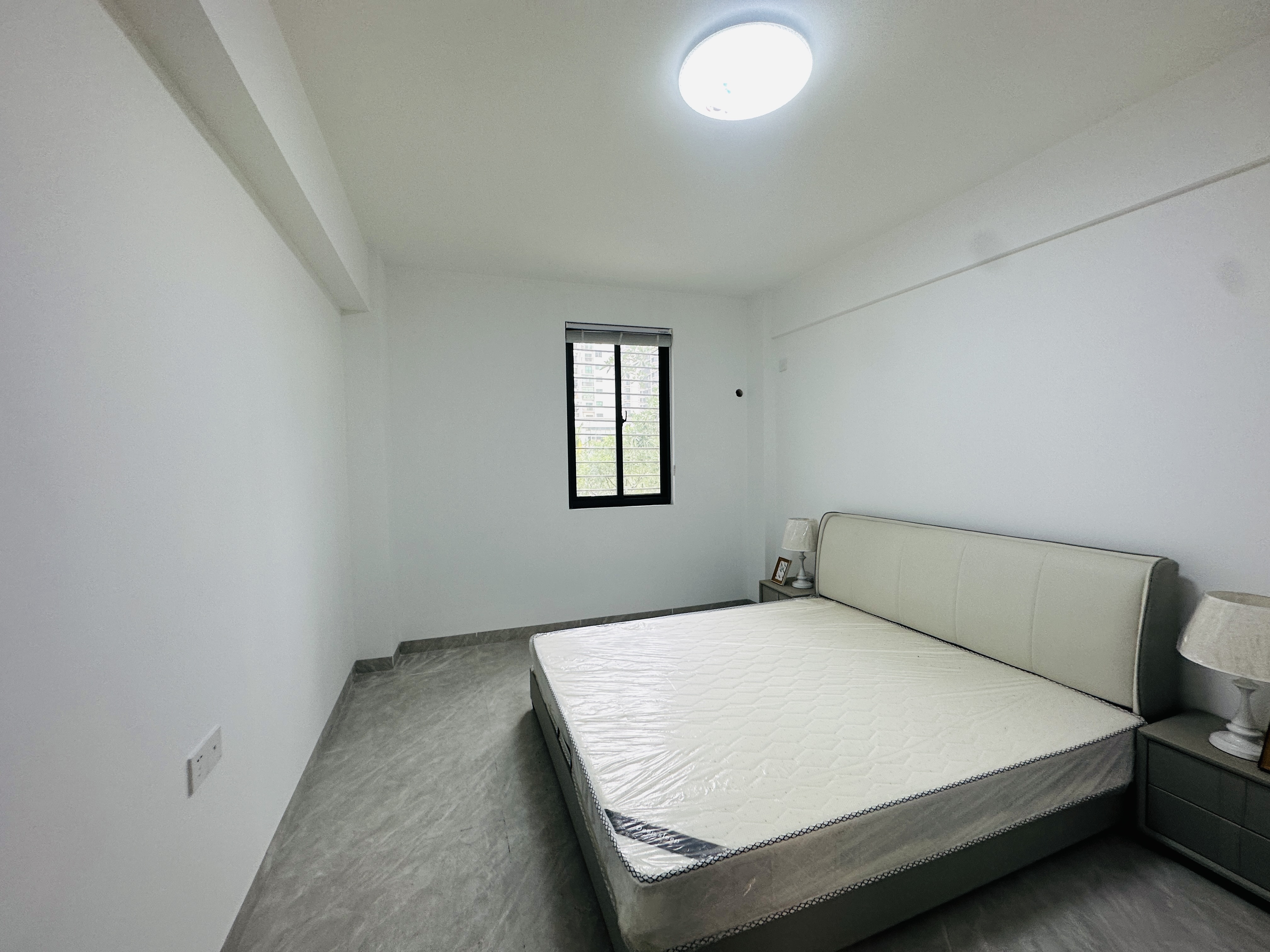 金竹园  5室2厅2卫    133.0万 金竹园  5室2厅2卫    133.0万卧室