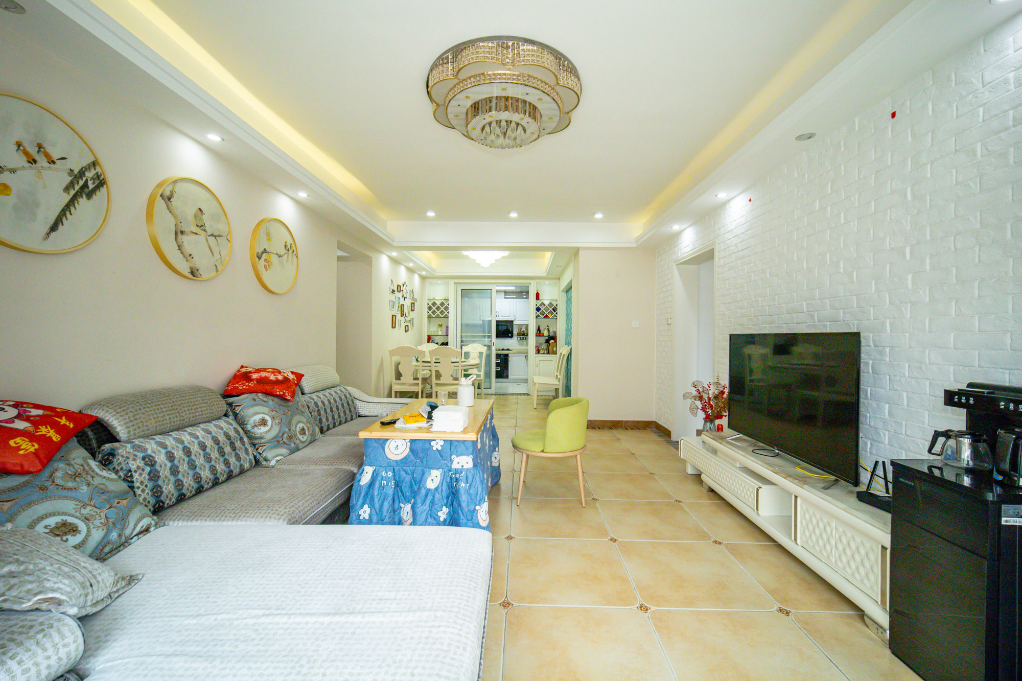 新长海广场  3室2厅2卫    78.0万 新长海广场  3室2厅2卫    78.0万客厅