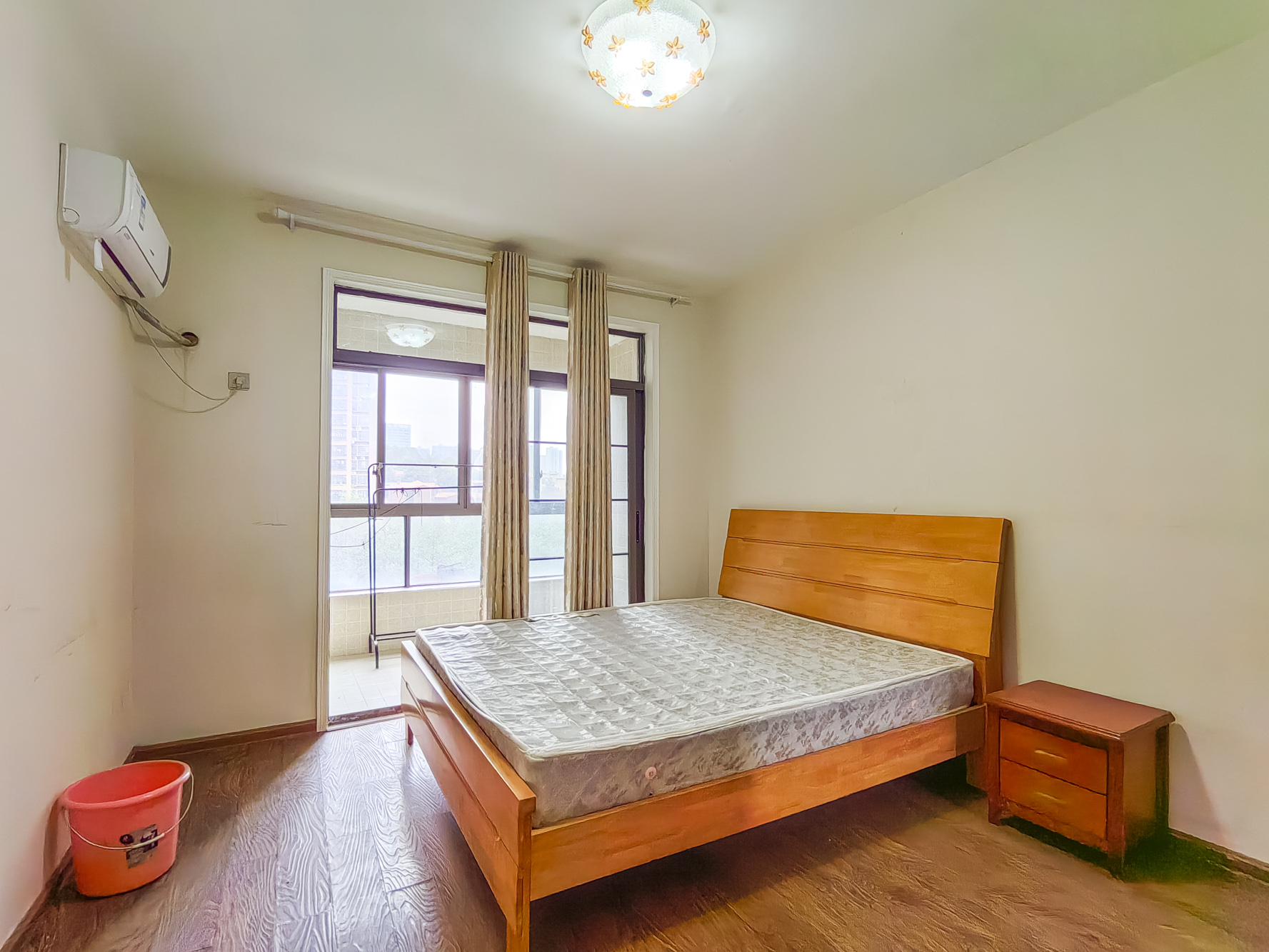 好望谷 3室2厅2卫 72.0万 好望谷 3室2厅2卫 72.0万卧室