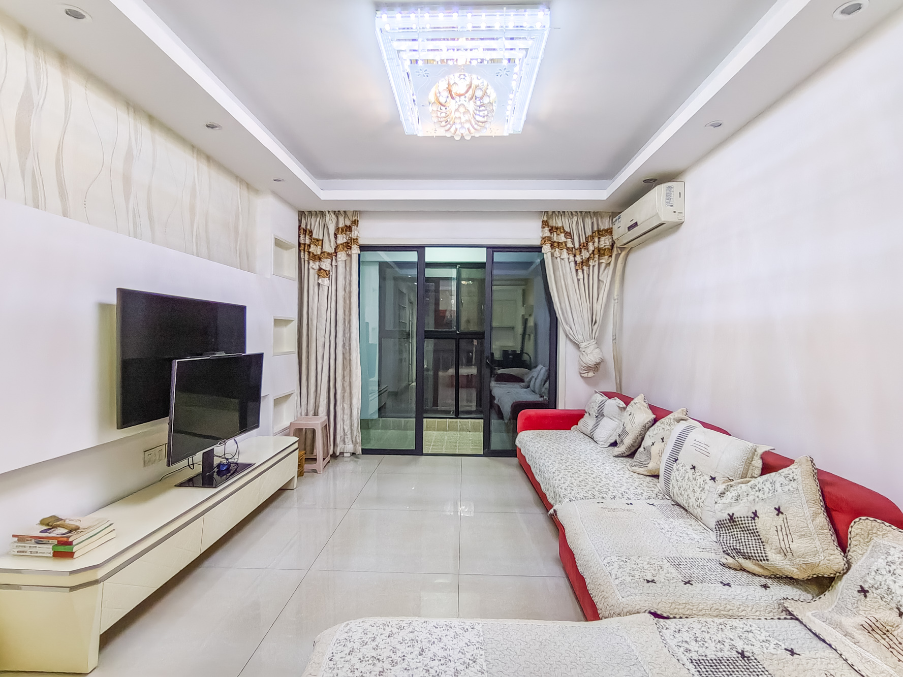 三一街区 3室2厅2卫 76.8万 三一街区 3室2厅2卫 76.8万客厅