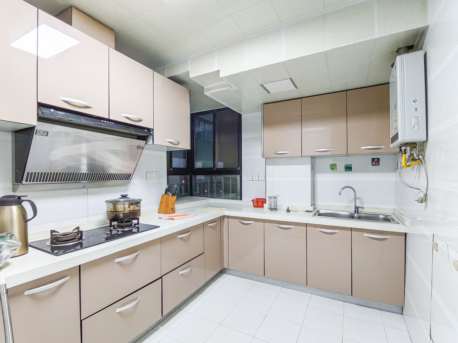 三一街区 3室2厅2卫 76.8万 三一街区 3室2厅2卫 76.8万厨房