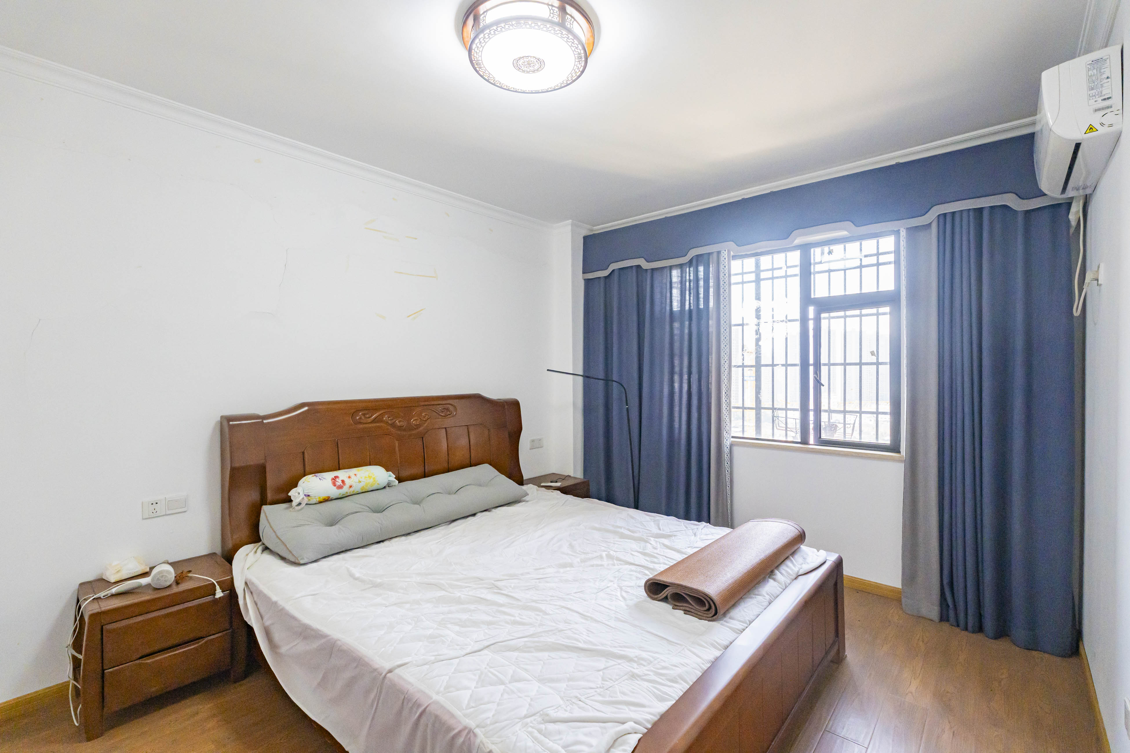 悦湖山 4室2厅2卫 90.0万 悦湖山 4室2厅2卫 90.0万卧室