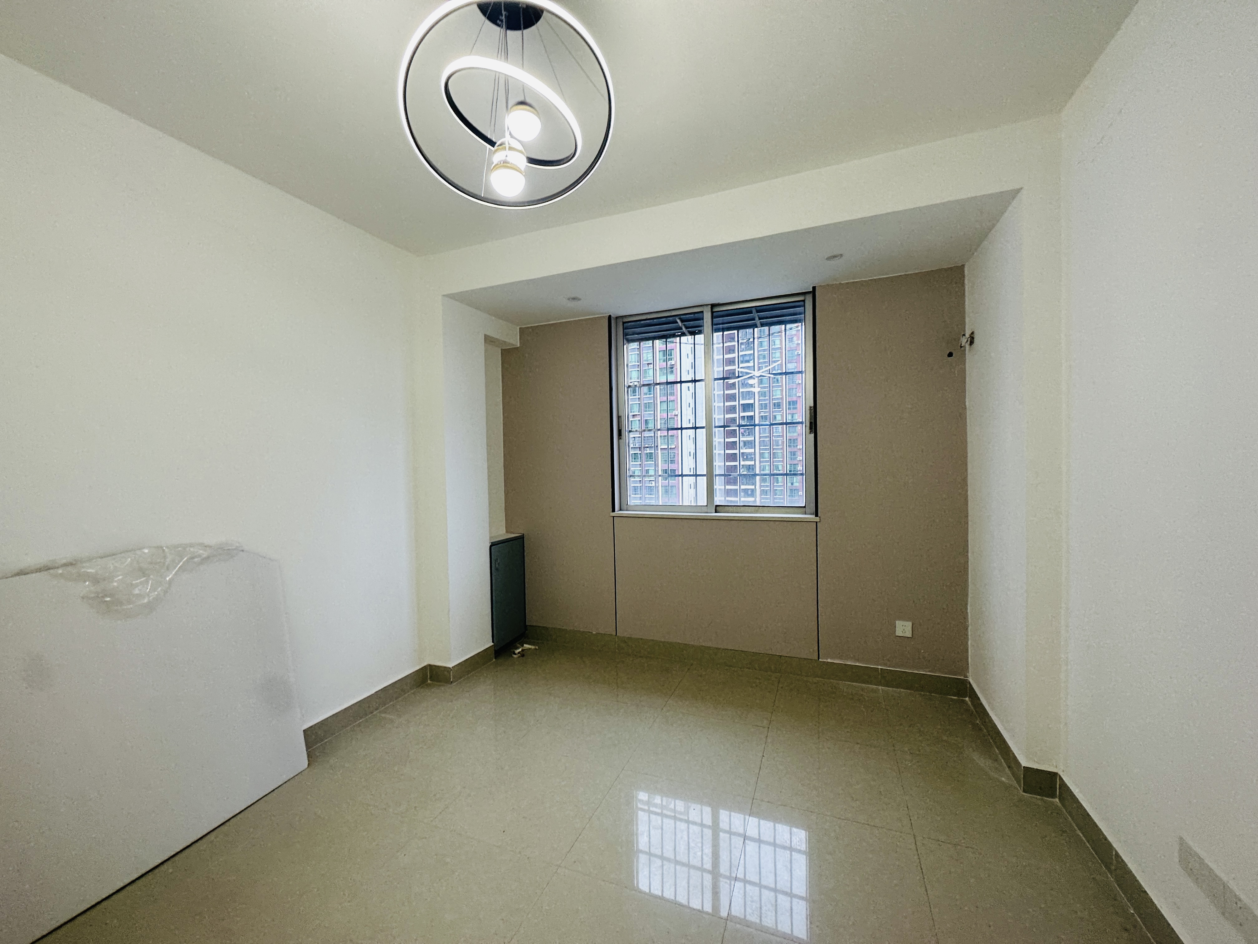 金竹园 1室1厅1卫 31.5万 金竹园 1室1厅1卫 31.5万卧室