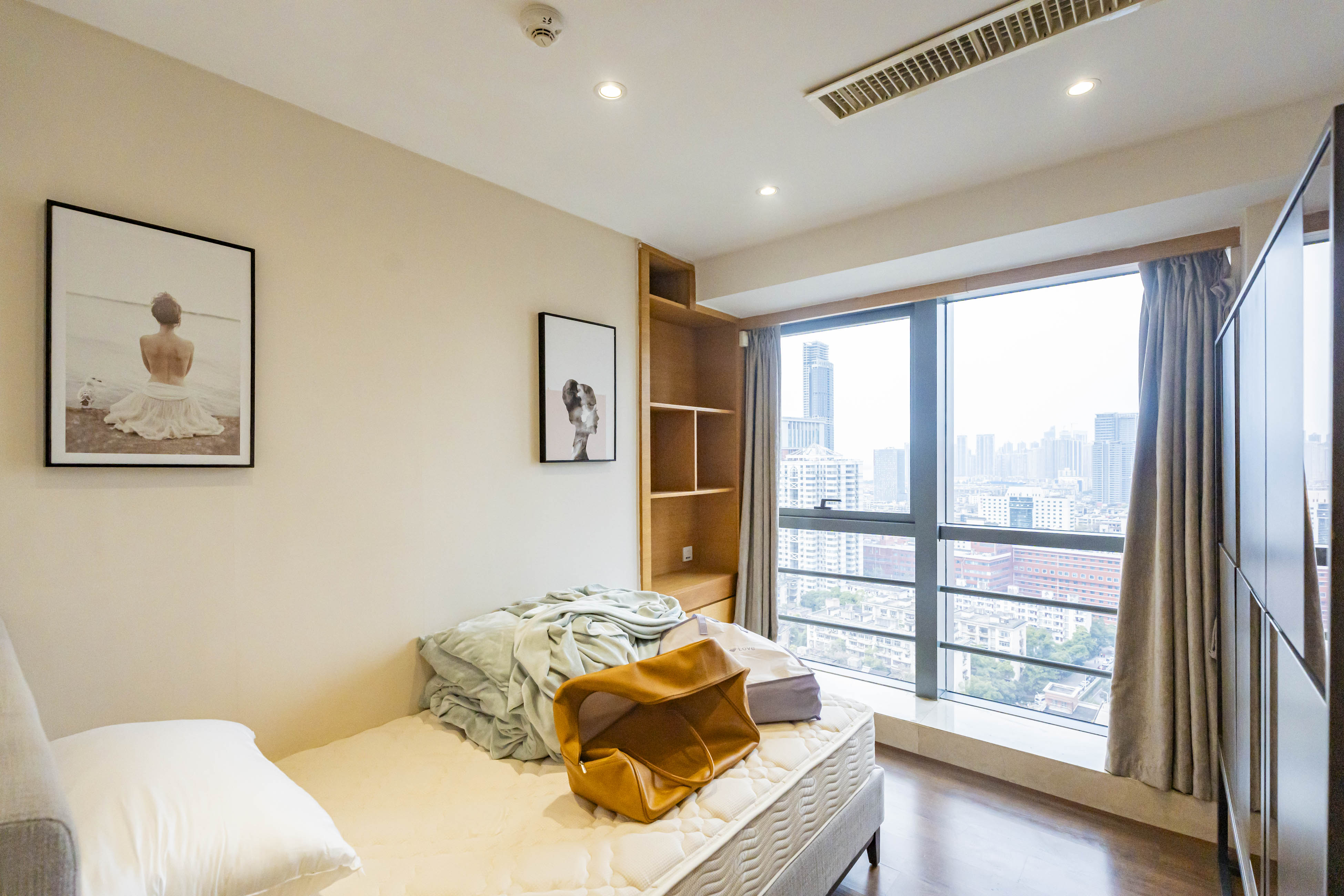 泊富公寓(泊富国际广场) 2室2厅1卫 85.0万 泊富公寓(泊富国际广场) 2室2厅1卫 85.0万卧室