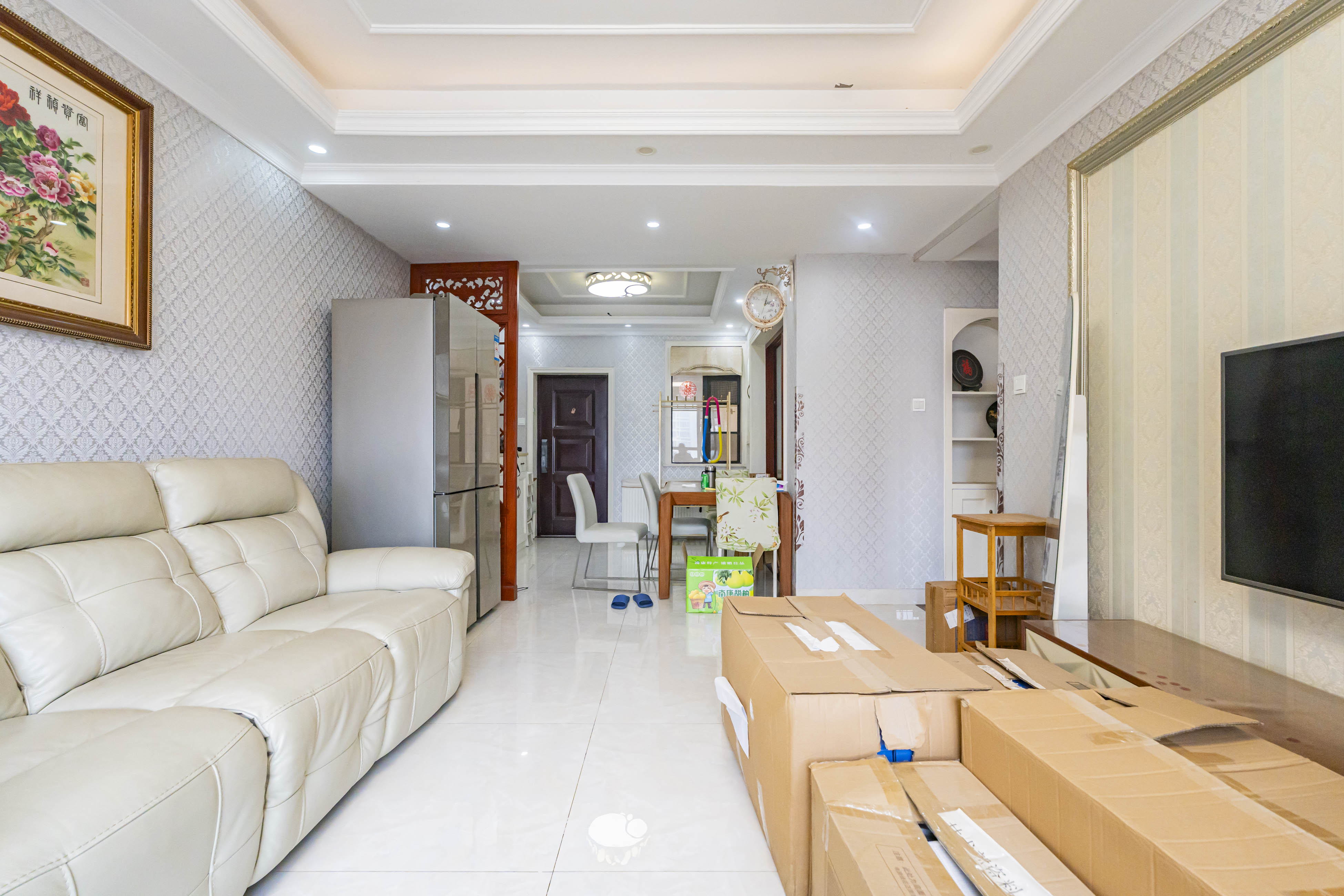 香江锦城  3室2厅2卫    116.0万 香江锦城  3室2厅2卫    116.0万客厅