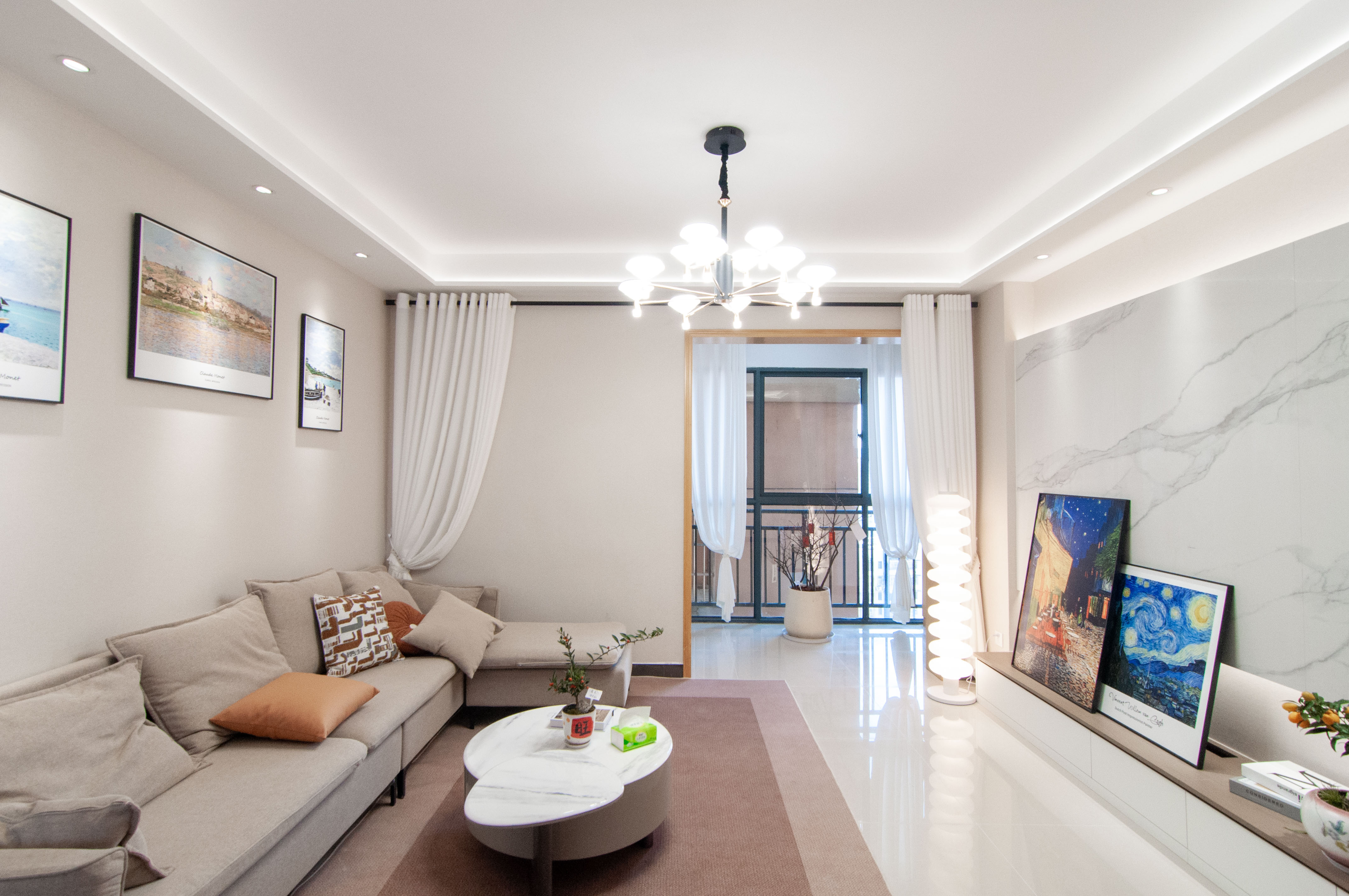 翡翠华庭  3室2厅1卫    79.8万客厅