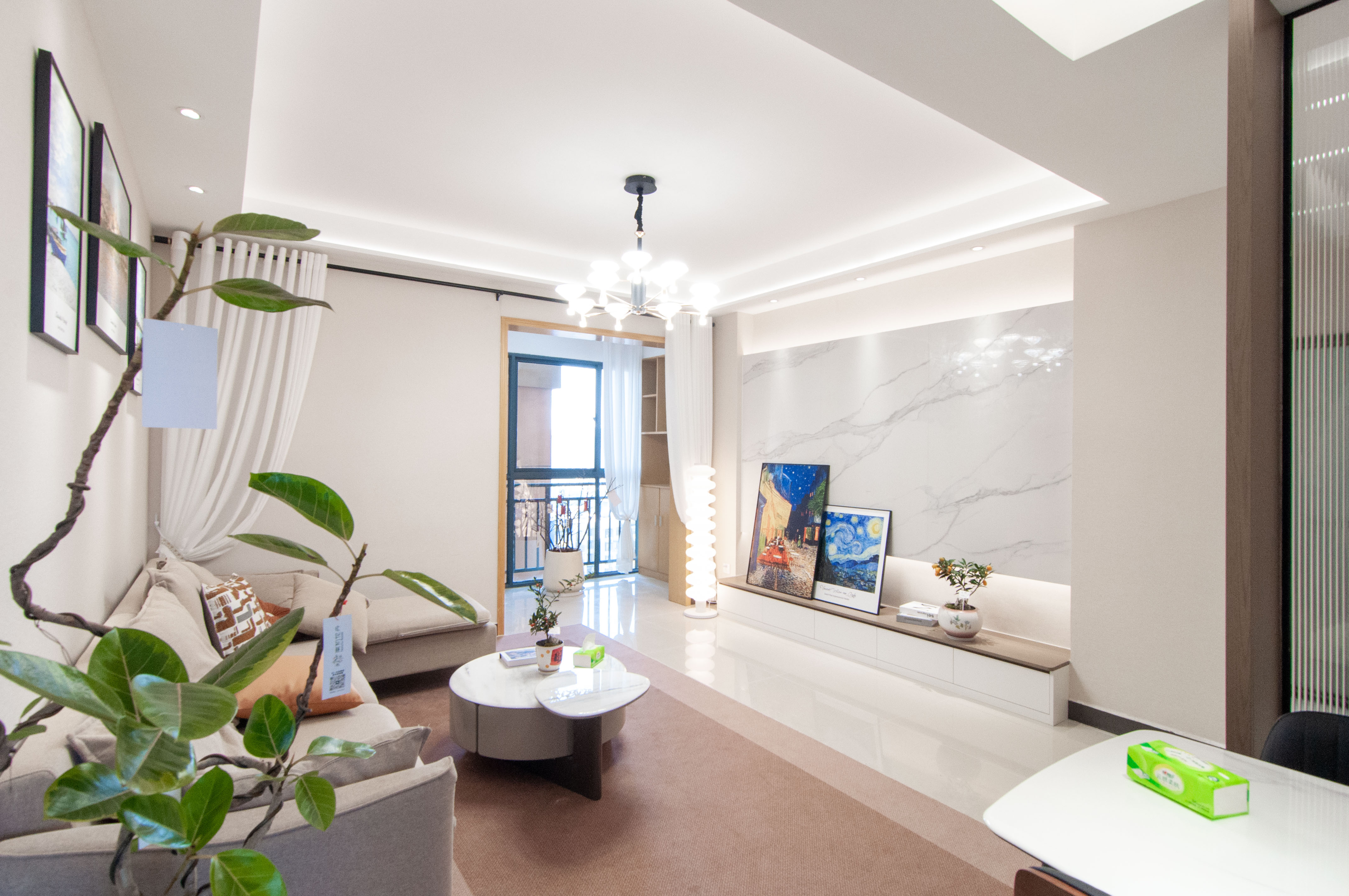 翡翠华庭  3室2厅1卫    79.8万客厅