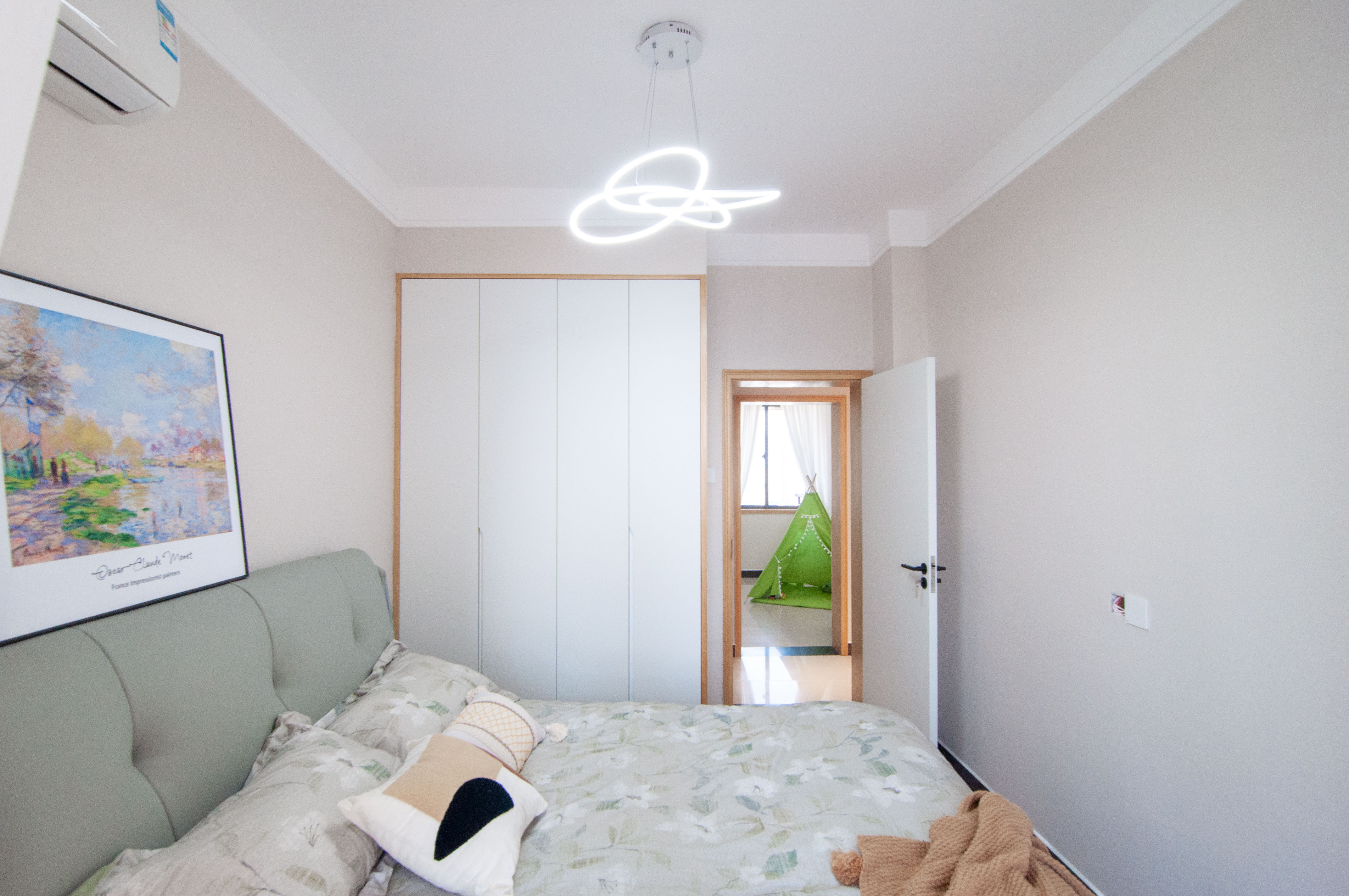 翡翠华庭  3室2厅1卫    79.8万其他