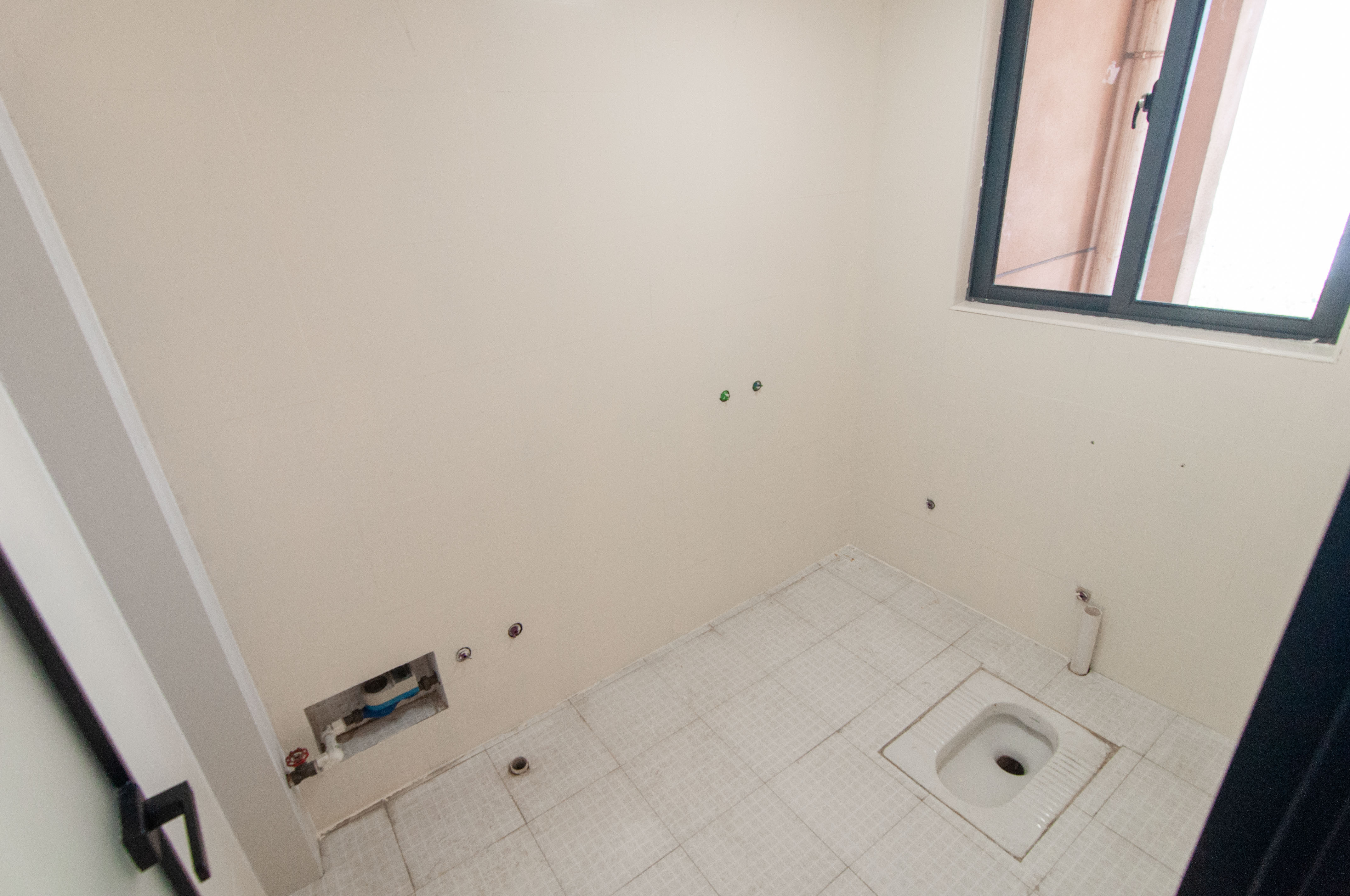 翡翠华庭  3室2厅1卫    79.8万卫生间