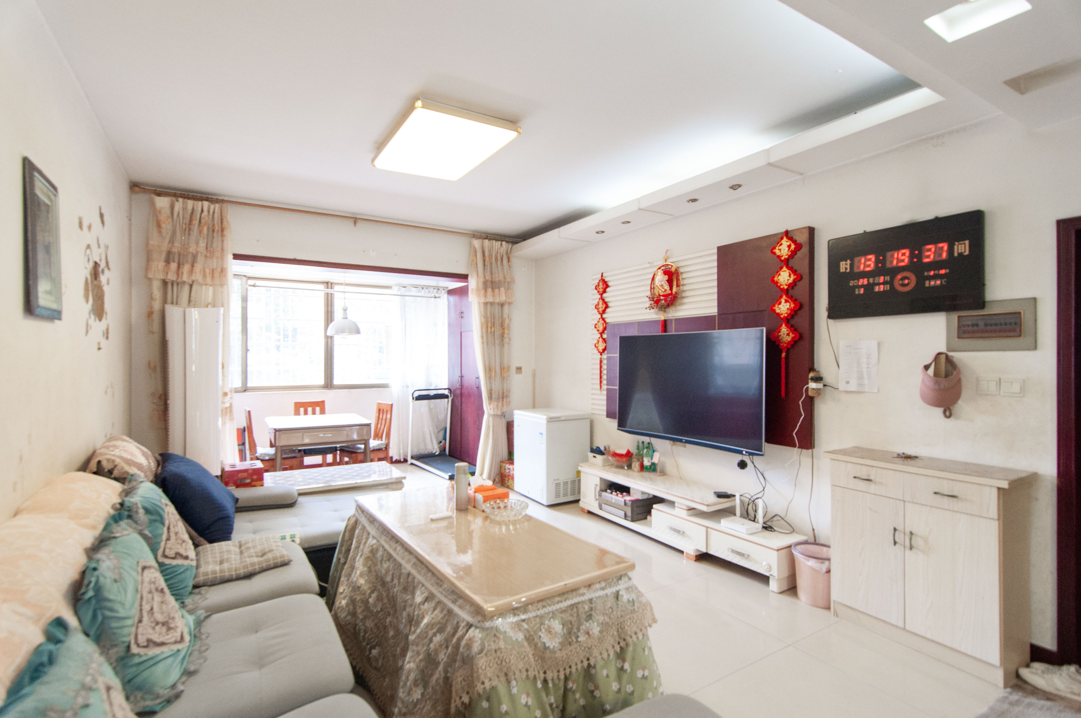 阳明山庄  3室2厅2卫   82.00万客厅