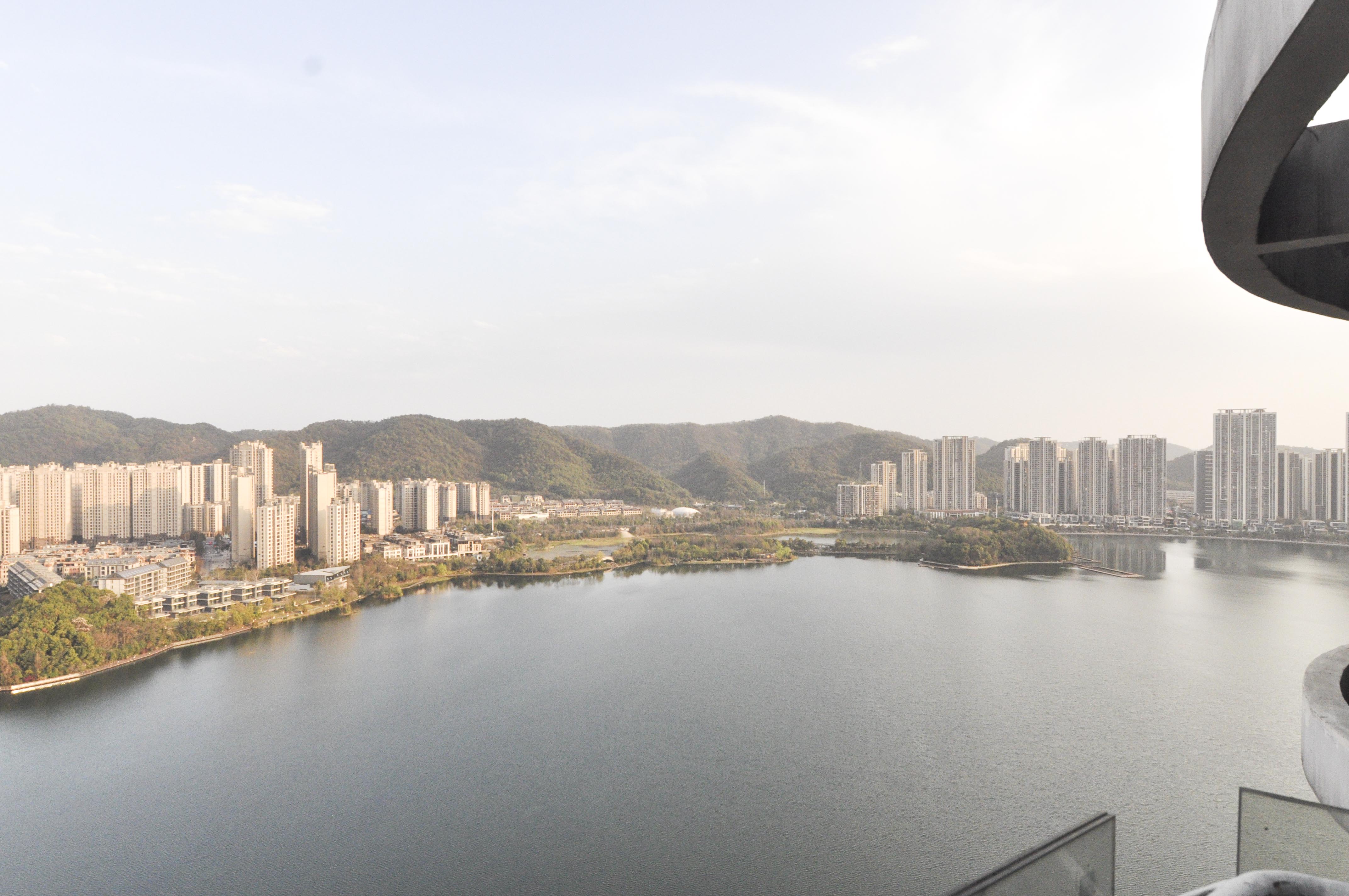 天祥水晶湾  4室2厅2卫   185.00万其他
