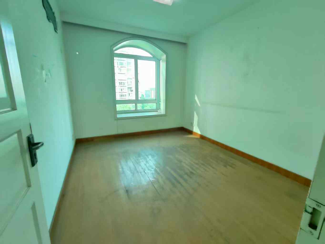 湘银二期世纪花园  4室2厅2卫    42.0万 湘银二期世纪花园  4室2厅2卫    42.0万室内图