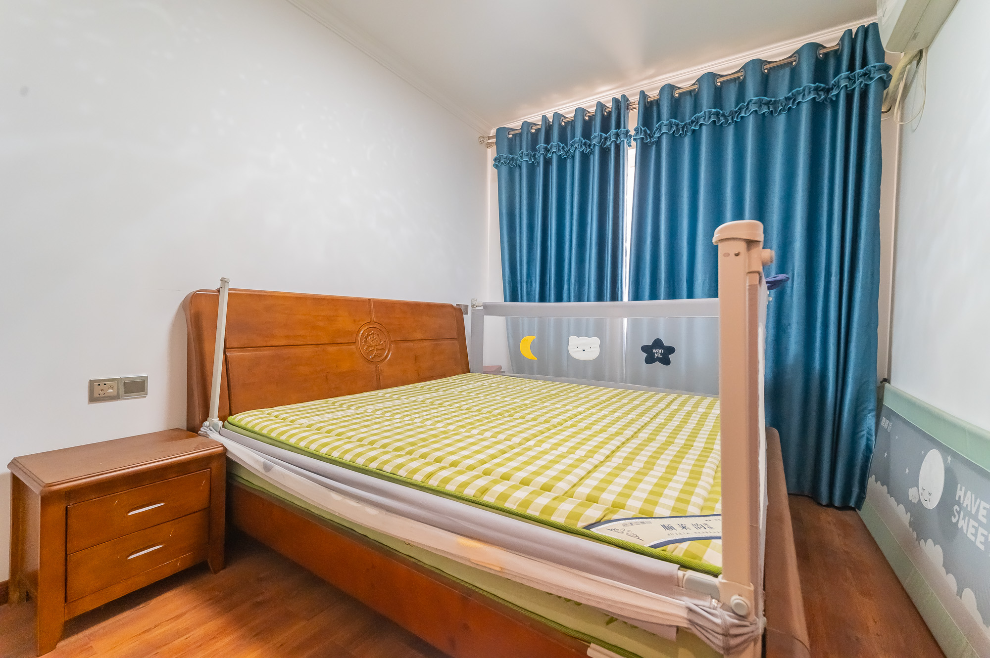 MOMA当代广场 1室0厅0卫 72.0万 MOMA当代广场 1室0厅0卫 72.0万卧室