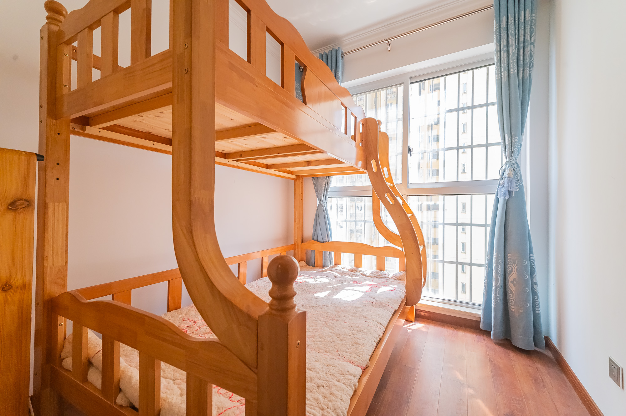 MOMA当代广场 1室0厅0卫 72.0万 MOMA当代广场 1室0厅0卫 72.0万卧室