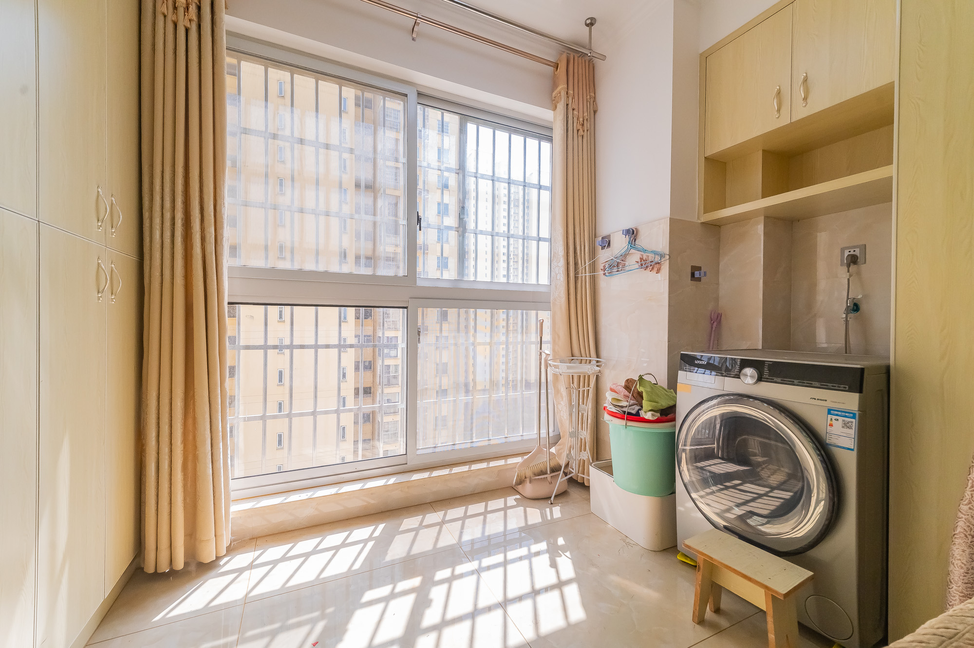 MOMA当代广场 1室0厅0卫 72.0万 MOMA当代广场 1室0厅0卫 72.0万阳台