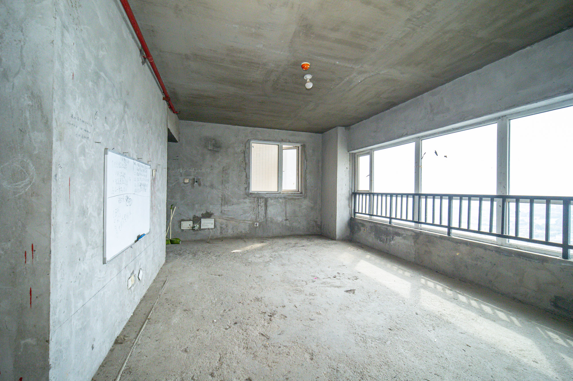 新长海广场  3室2厅1卫    46.8万 新长海广场  3室2厅1卫    46.8万客厅