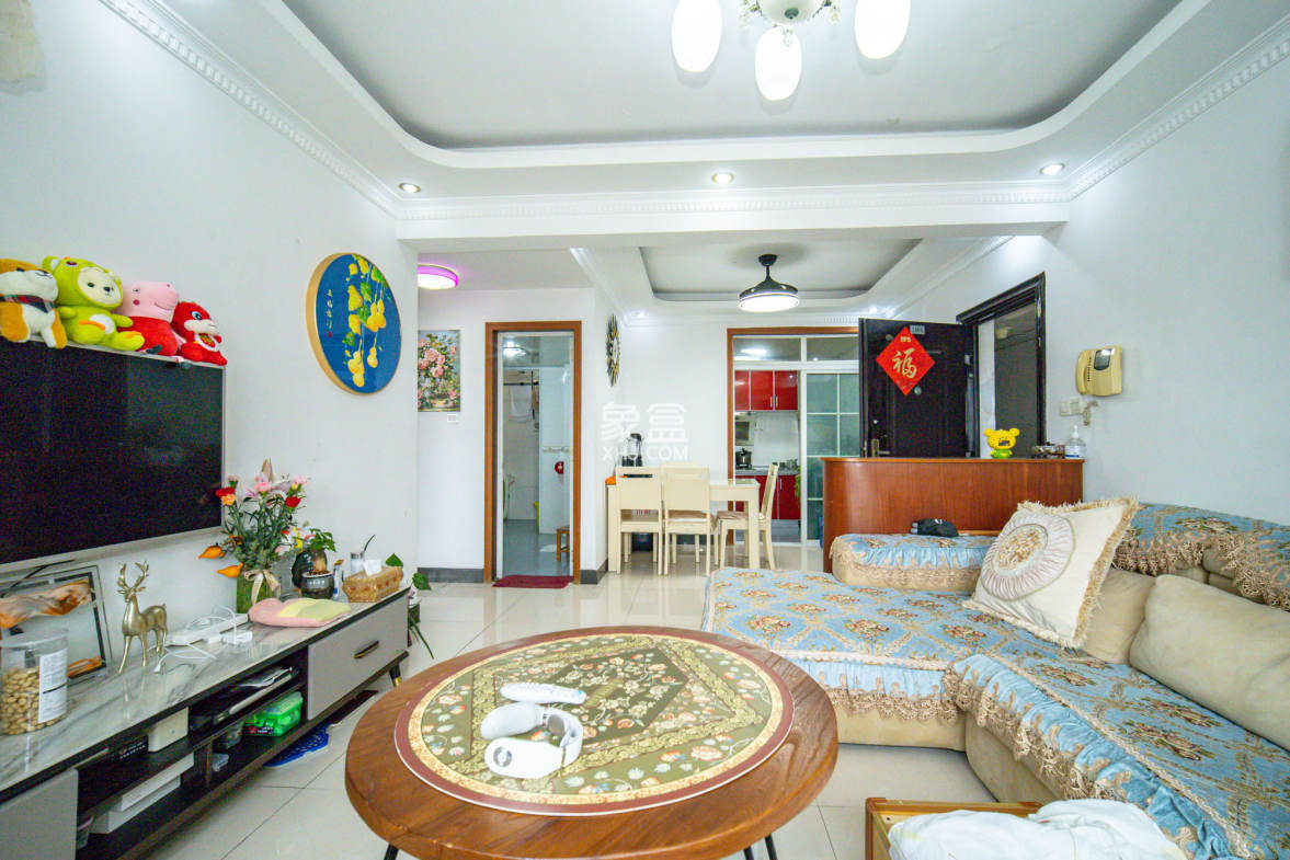 晶华美地  2室2厅1卫    37.8万 晶华美地  2室2厅1卫    37.8万客厅