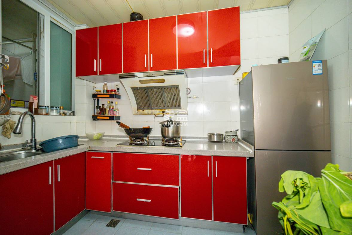 晶华美地  2室2厅1卫    37.8万 晶华美地  2室2厅1卫    37.8万厨房