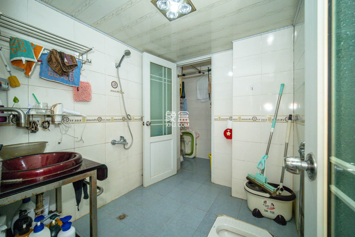 晶华美地  2室2厅1卫    37.8万 晶华美地  2室2厅1卫    37.8万卫生间