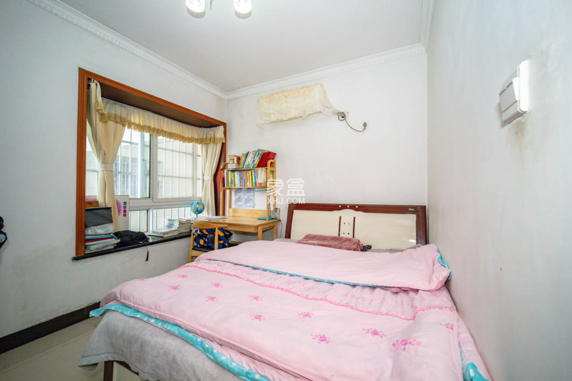 晶华美地  2室2厅1卫    37.8万 晶华美地  2室2厅1卫    37.8万卧室