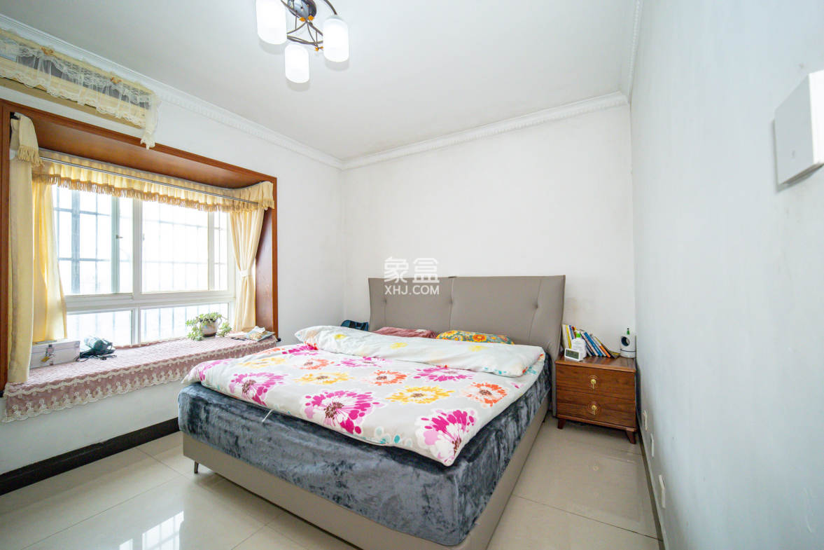 晶华美地  2室2厅1卫    37.8万 晶华美地  2室2厅1卫    37.8万卧室