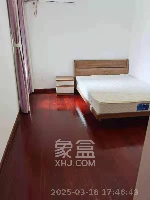 中海国际四期  3室2厅1卫    2100.0元/月 中海国际四期  3室2厅1卫    2100.0元/月