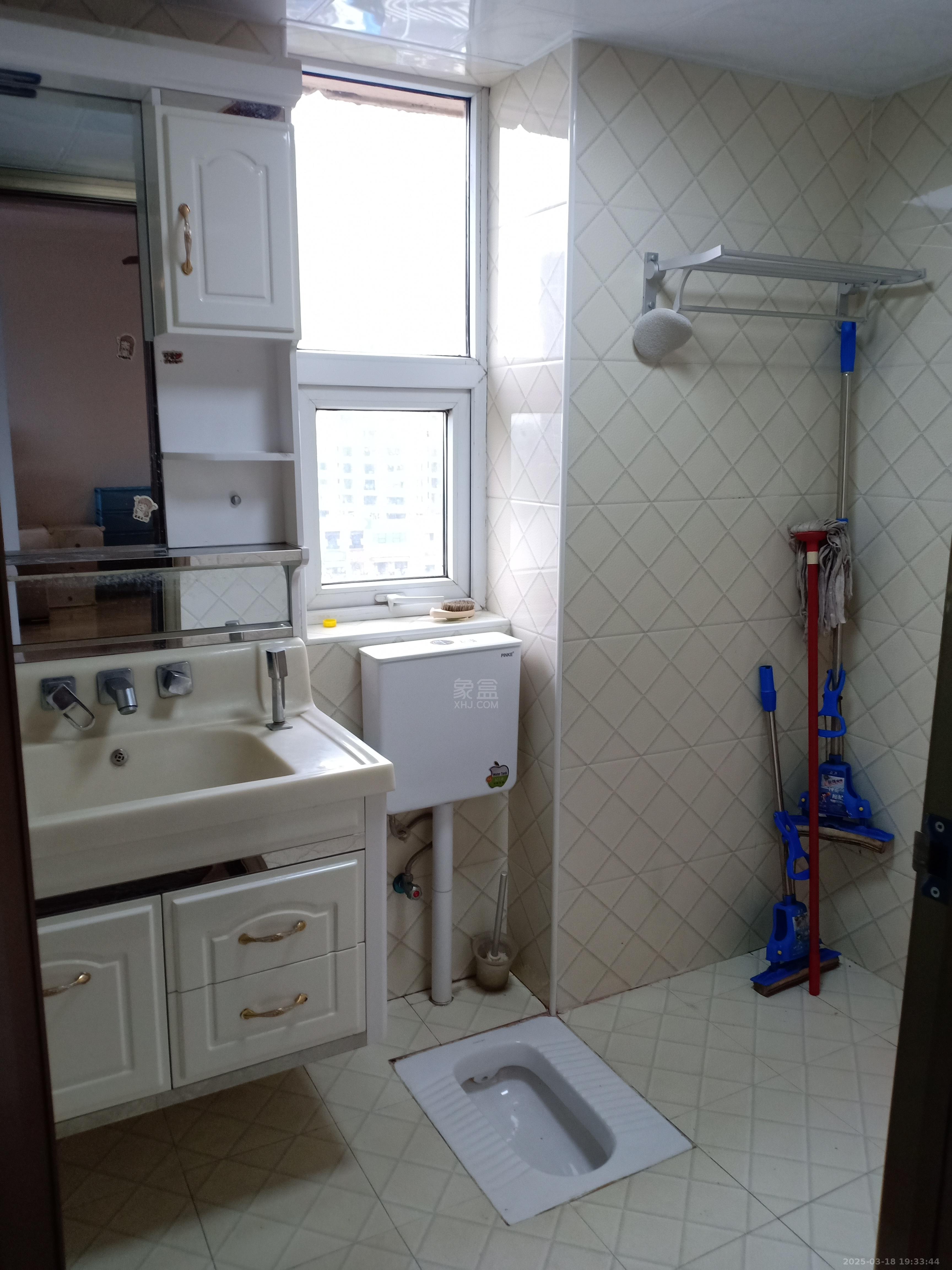 美的城三期 2室2厅1卫 1600.0元/月 美的城三期 2室2厅1卫 1600.0元/月室内图