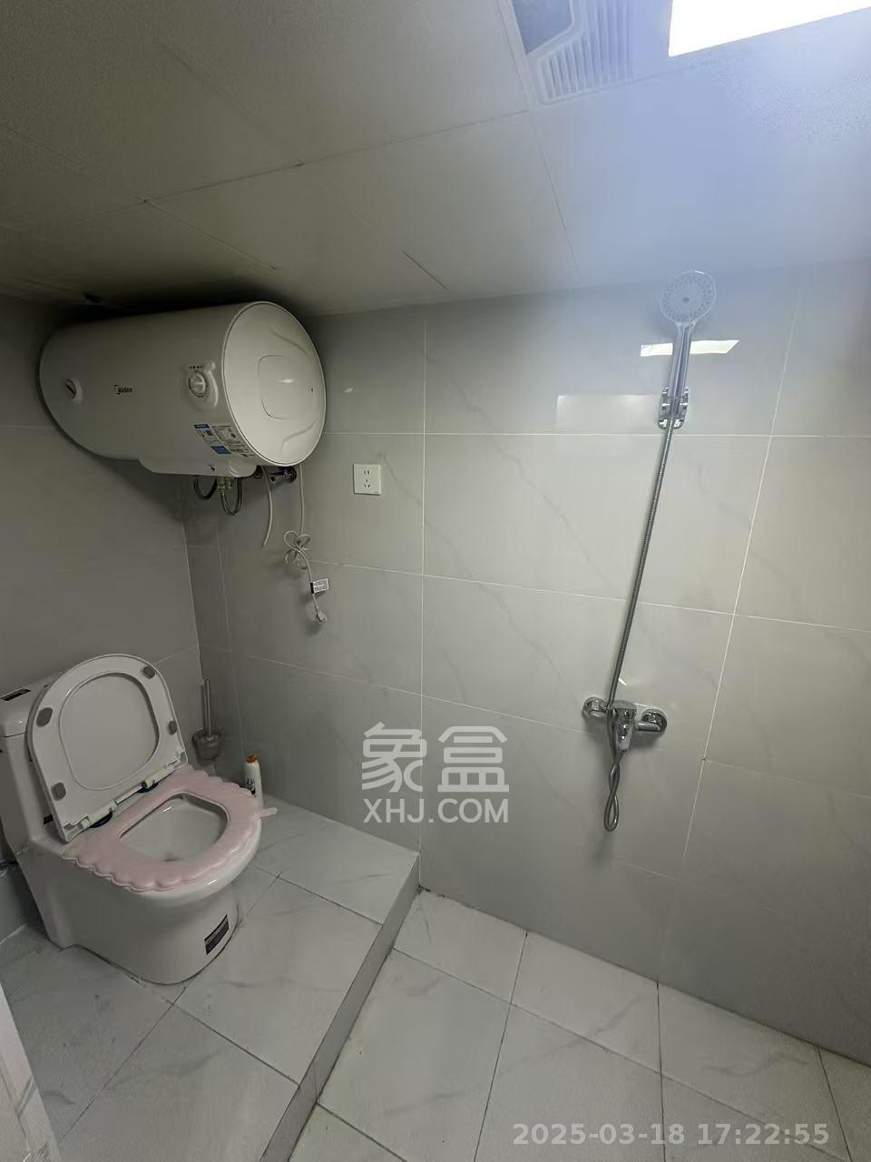 越秀悦湖台 2室2厅1卫 2600.0元/月 越秀悦湖台 2室2厅1卫 2600.0元/月室内图