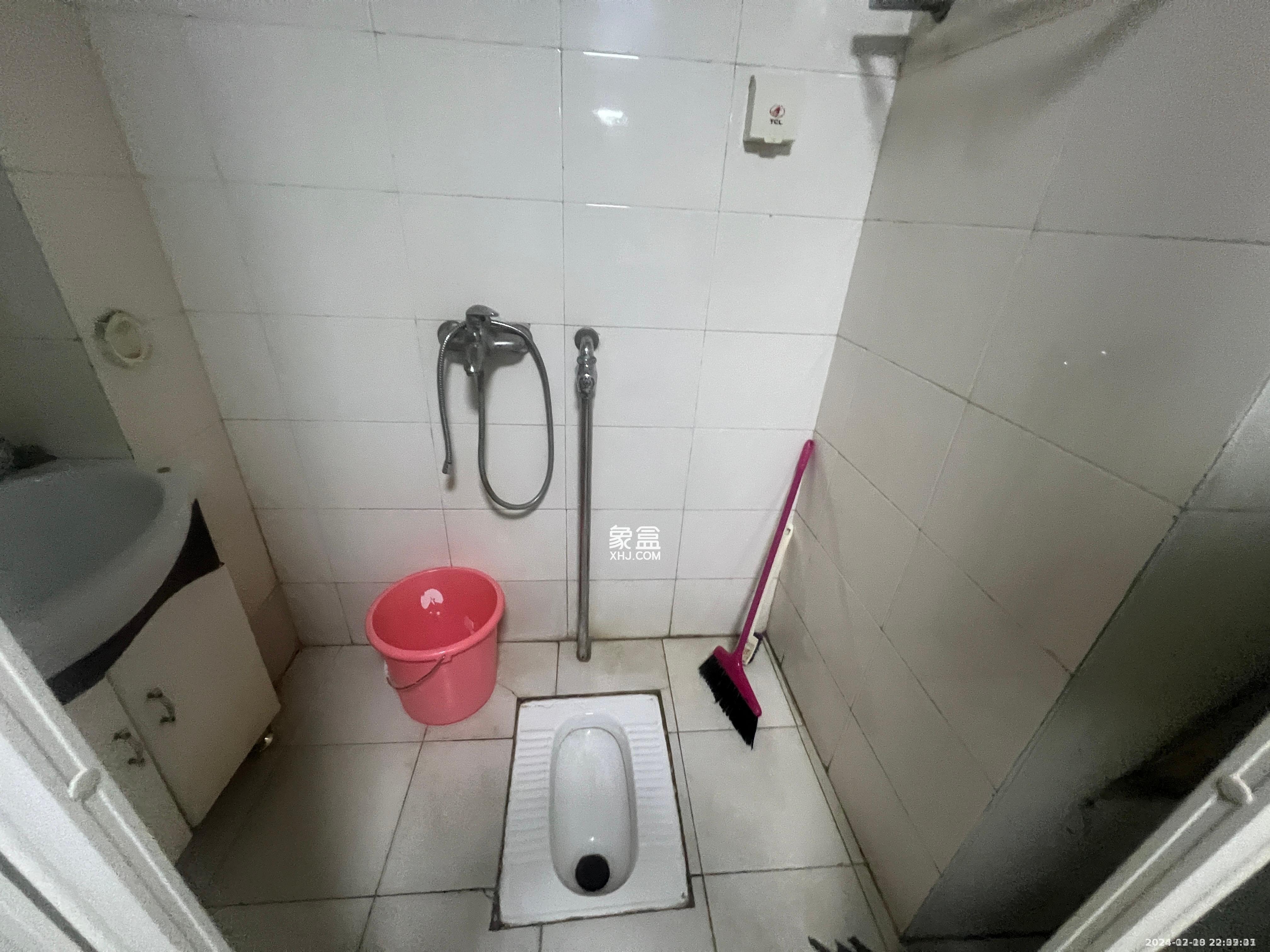 鸿飞大厦 1室1厅1卫 1600.0元/月 鸿飞大厦 1室1厅1卫 1600.0元/月室内图