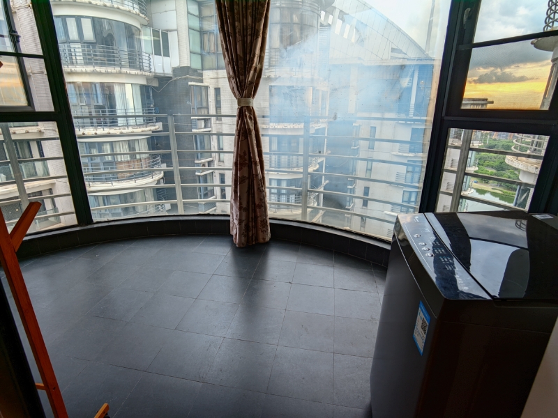 宝华海景 1室1厅1卫 2600.0元/月 宝华海景 1室1厅1卫 2600.0元/月室内图