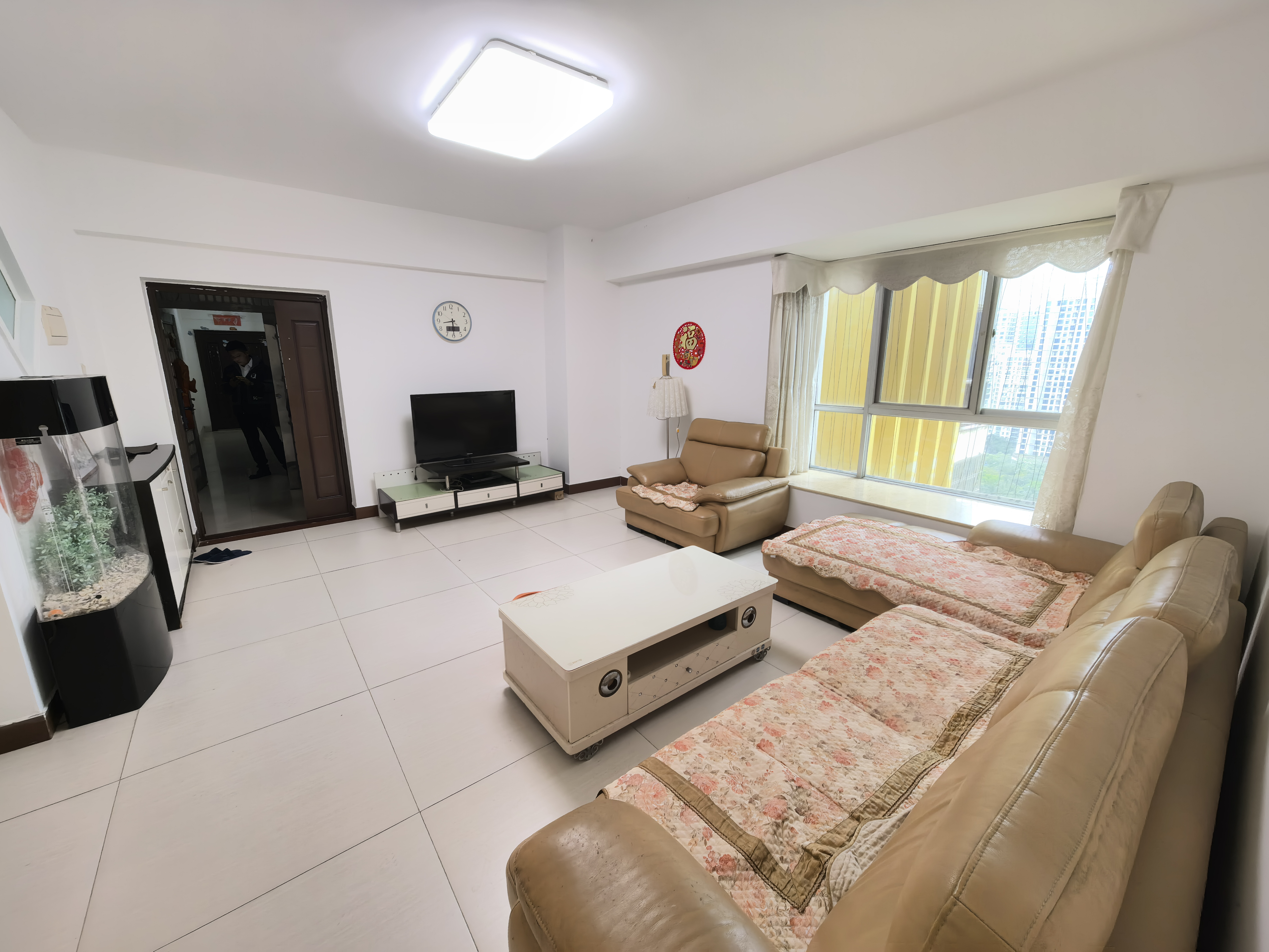 金山广场  3室2厅1卫    115.0万 金山广场  3室2厅1卫    115.0万客厅