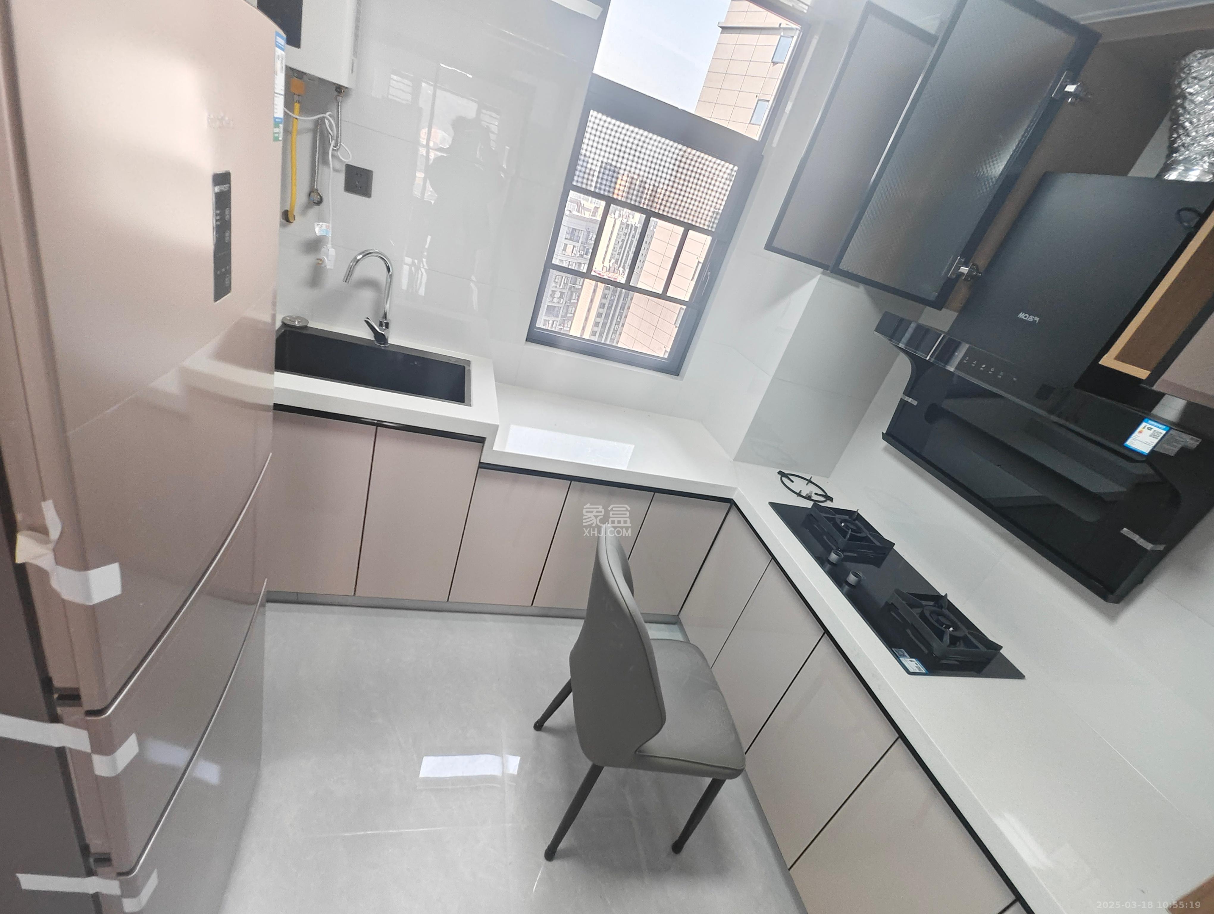 桃花嘉园 3室2厅2卫 2800.0元/月 桃花嘉园 3室2厅2卫 2800.0元/月室内图